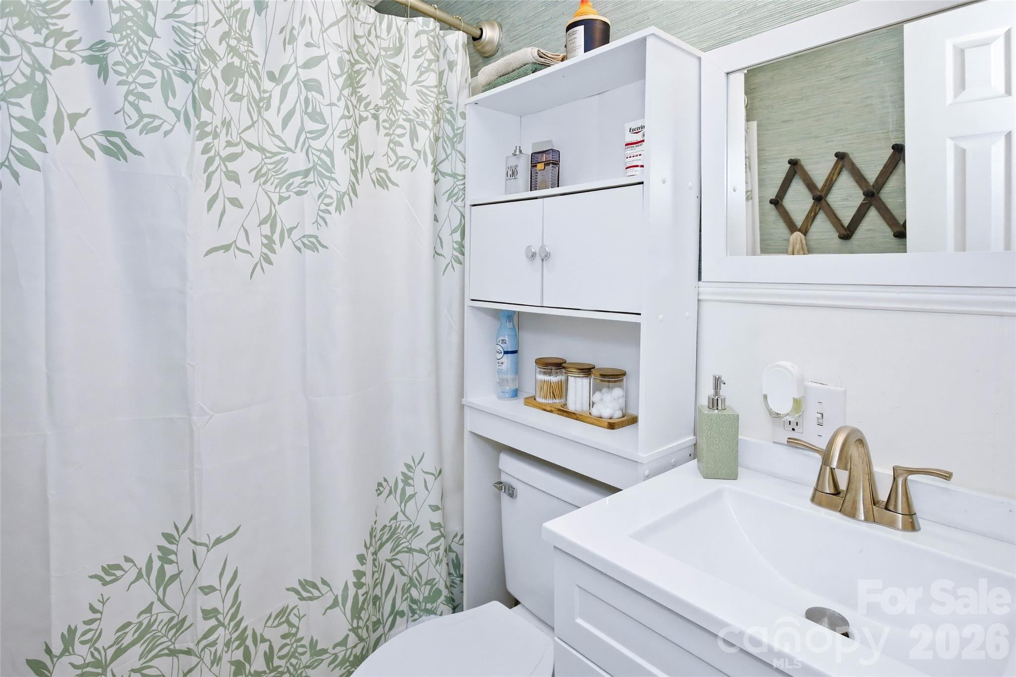 83 E View Street Property Photo 43