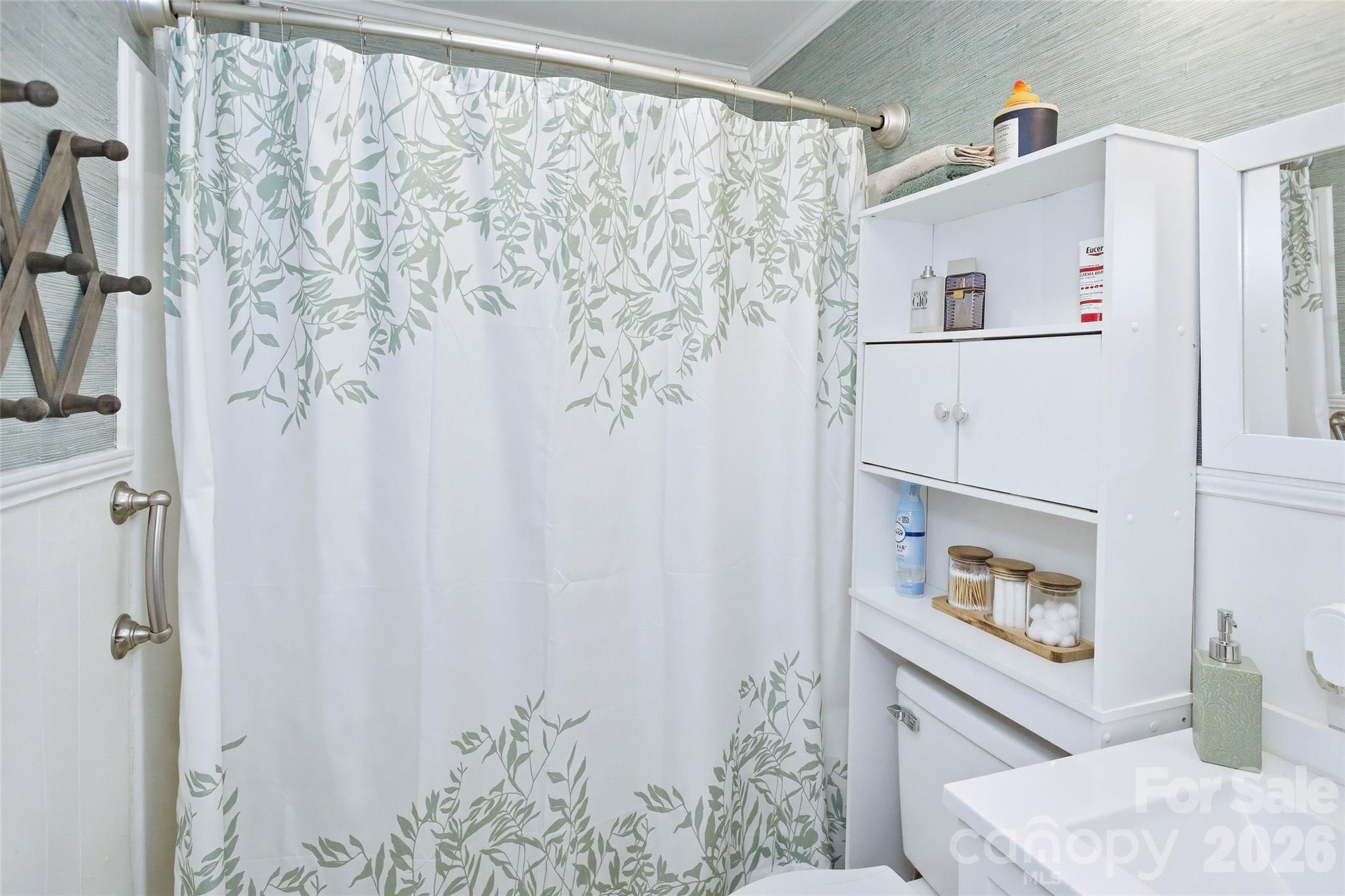 83 E View Street Property Photo 44