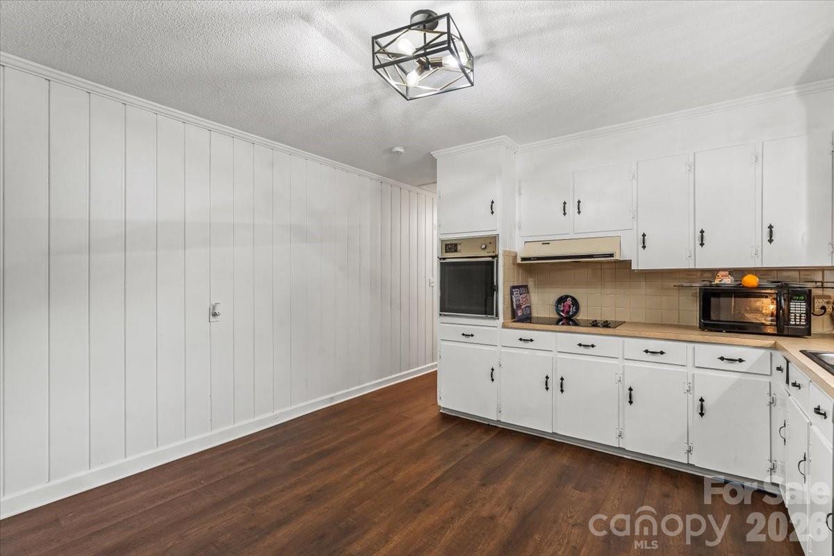 1204 W Fifth Avenue Property Photo 5