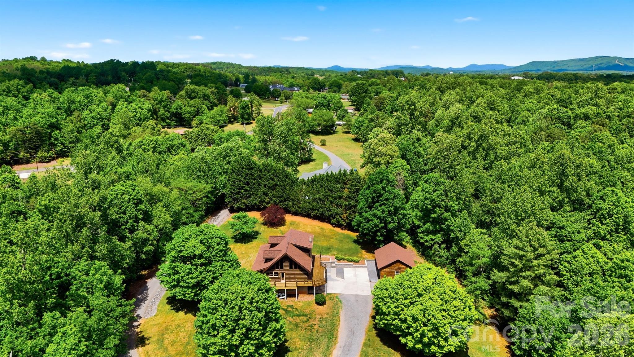 2079 Icard Ridge Road Property Photo 2