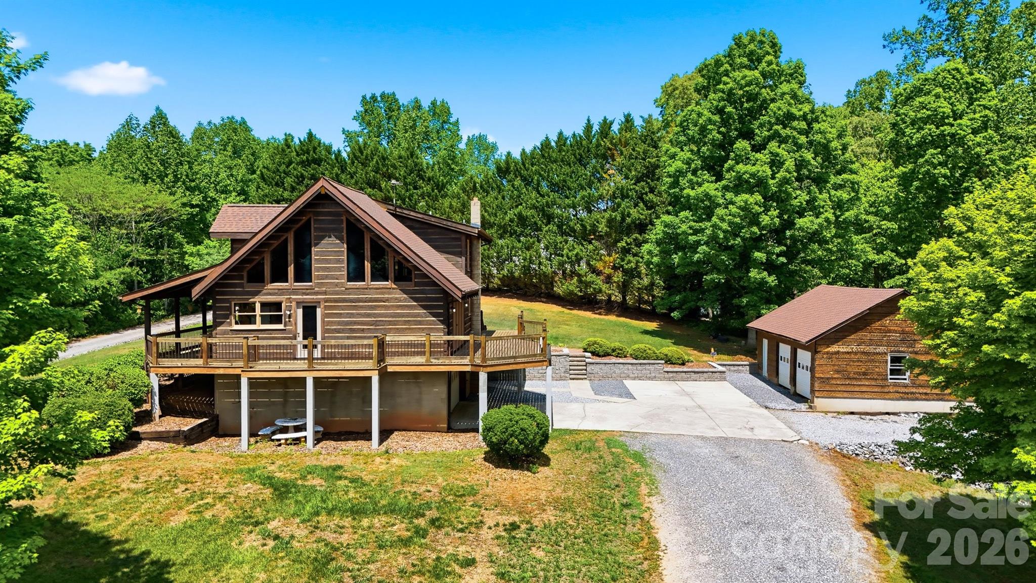 2079 Icard Ridge Road Property Photo 3