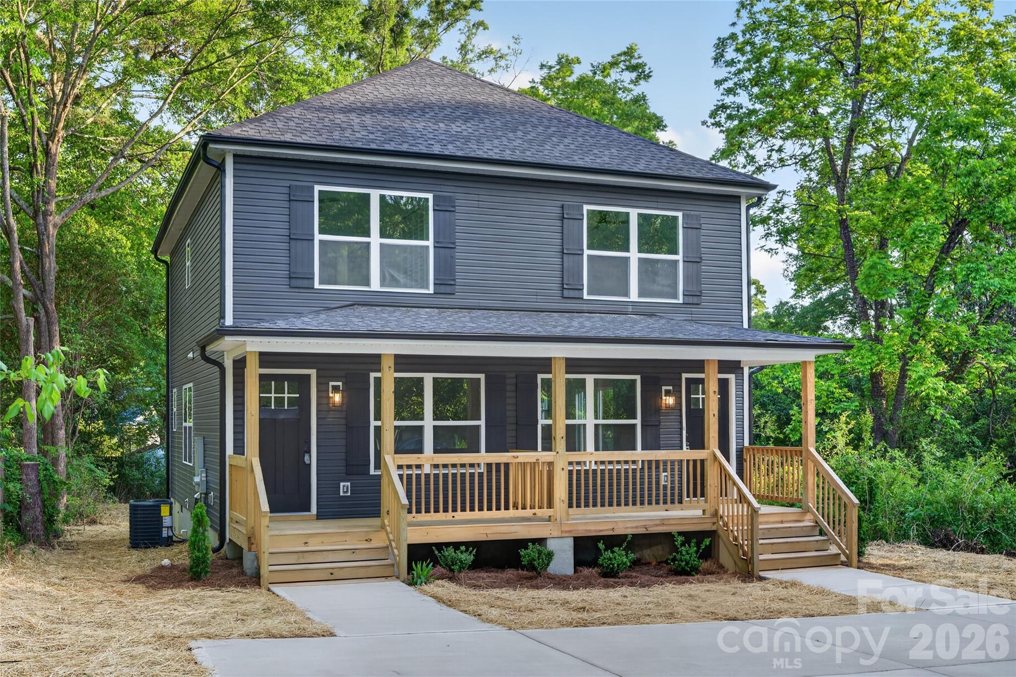 94 White Oak Street Property Photo 1