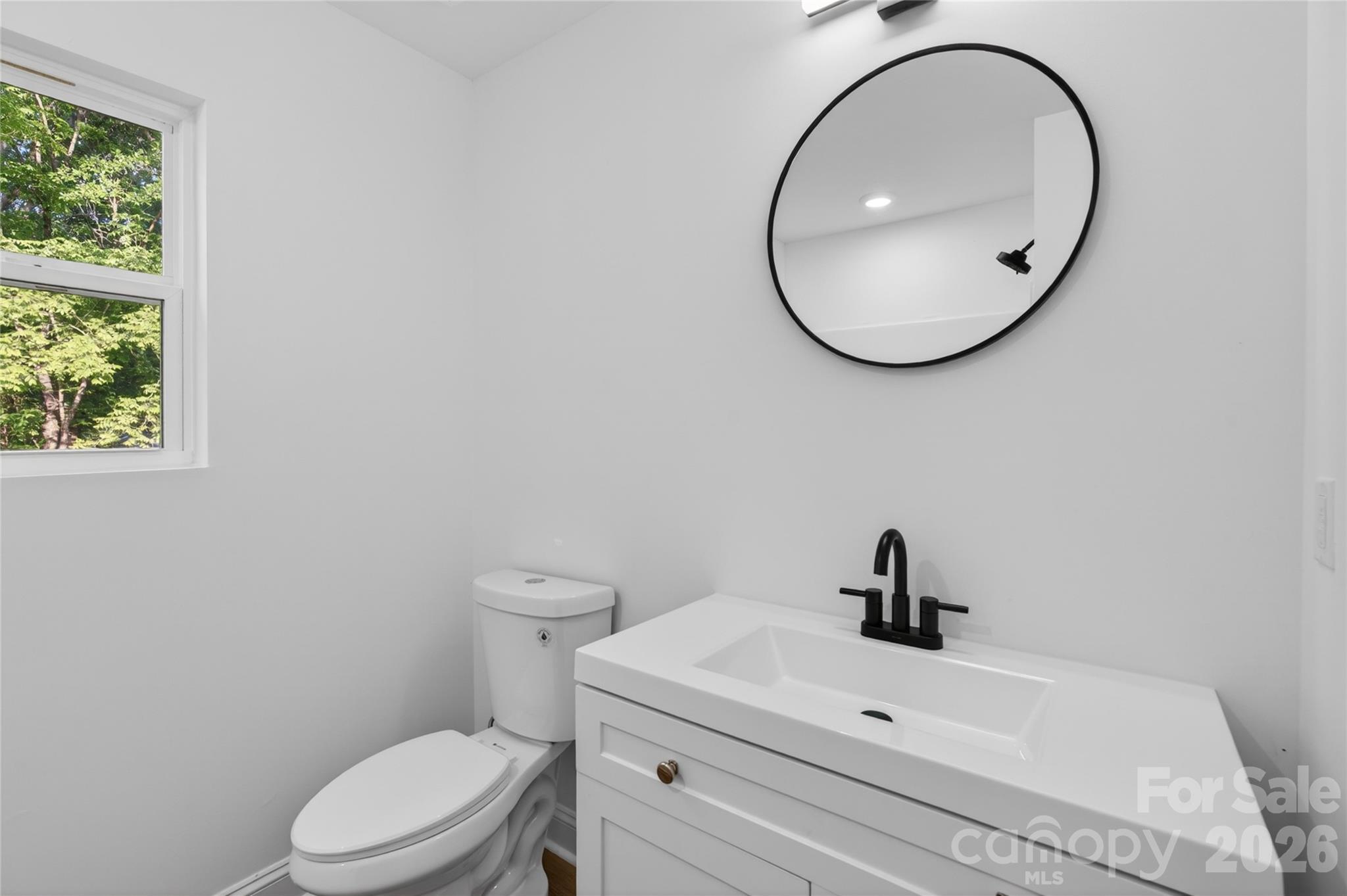 94 White Oak Street Property Photo 11