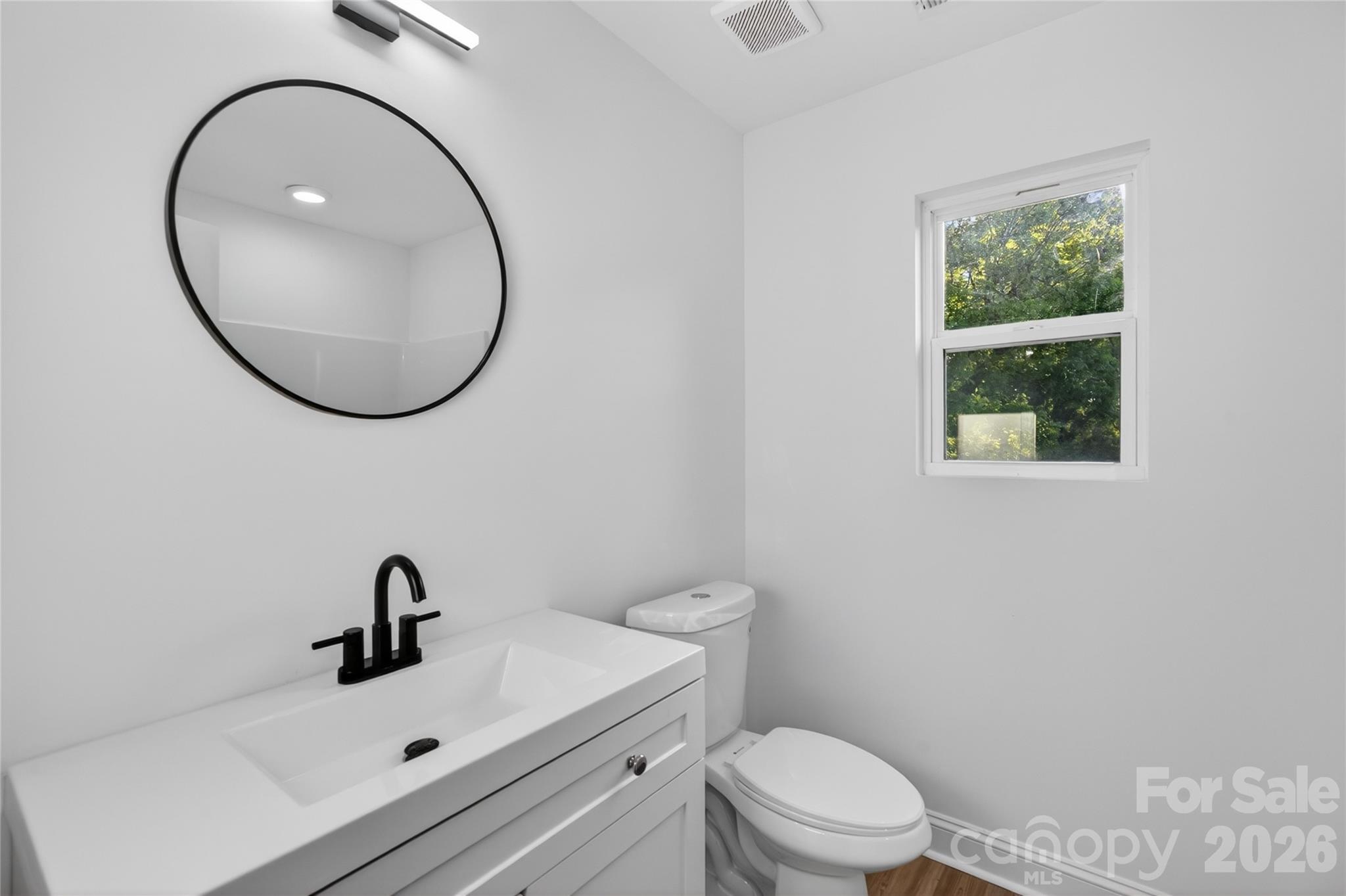 94 White Oak Street Property Photo 18