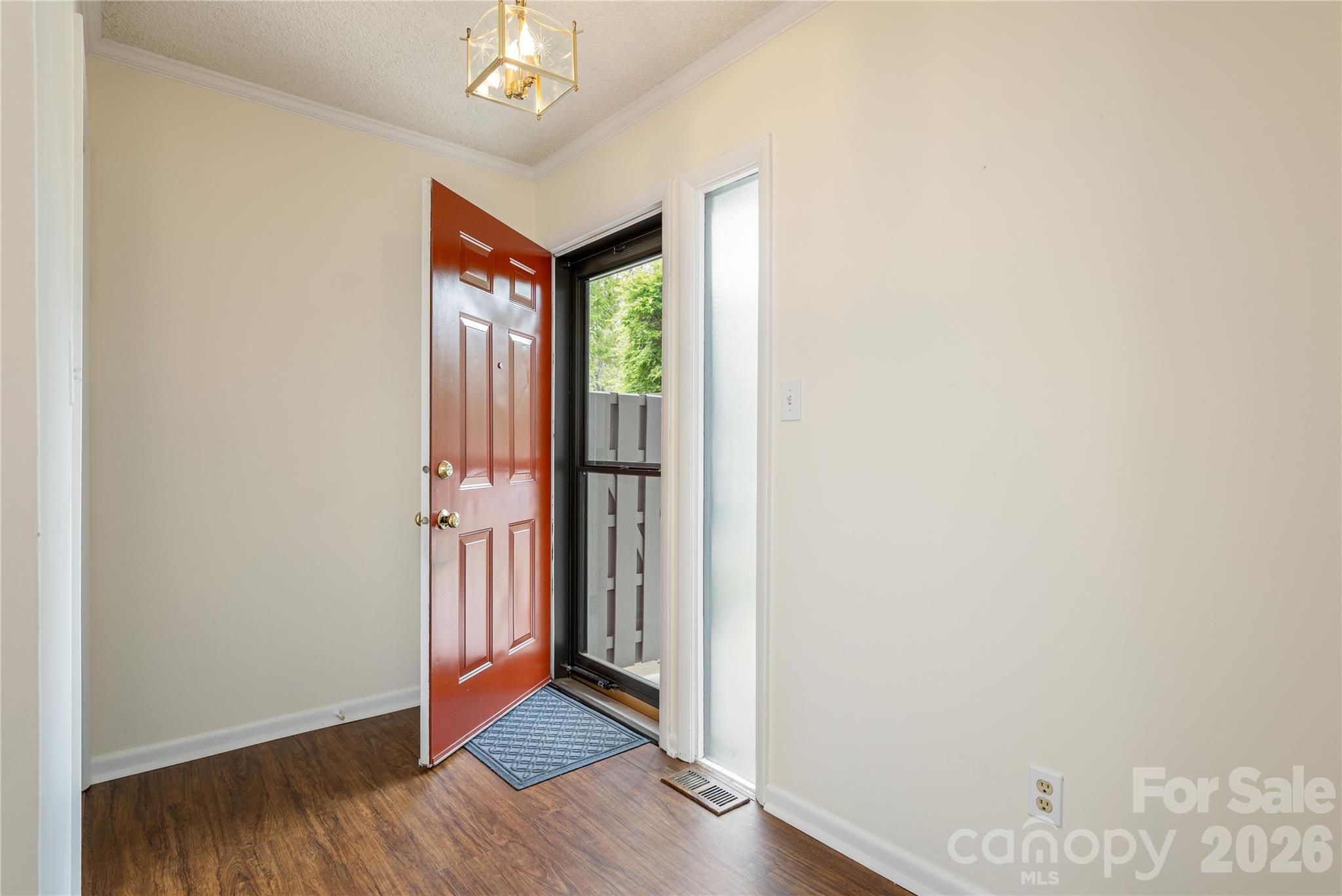 434 Crowfields Drive Property Photo 3