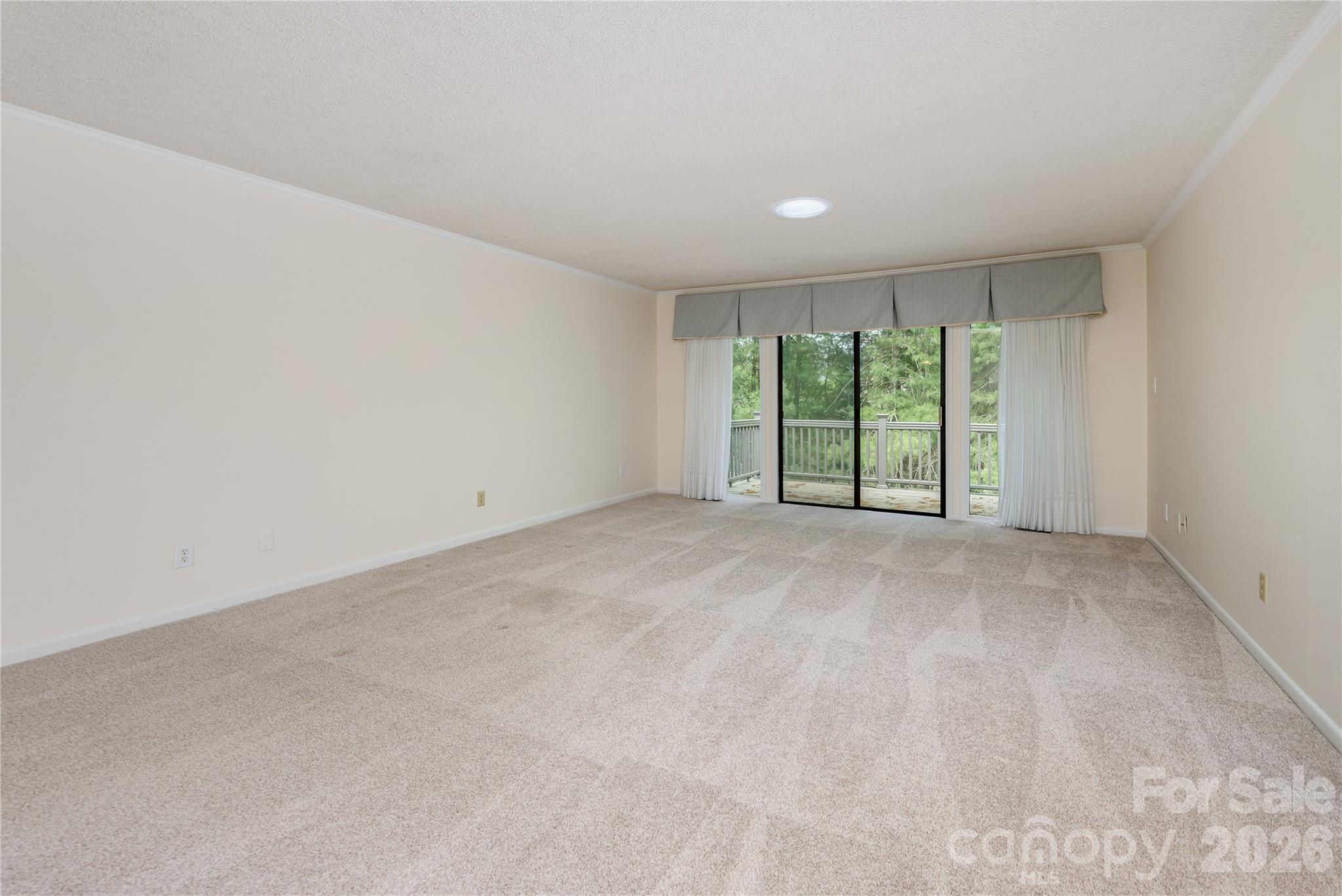 434 Crowfields Drive Property Photo 7