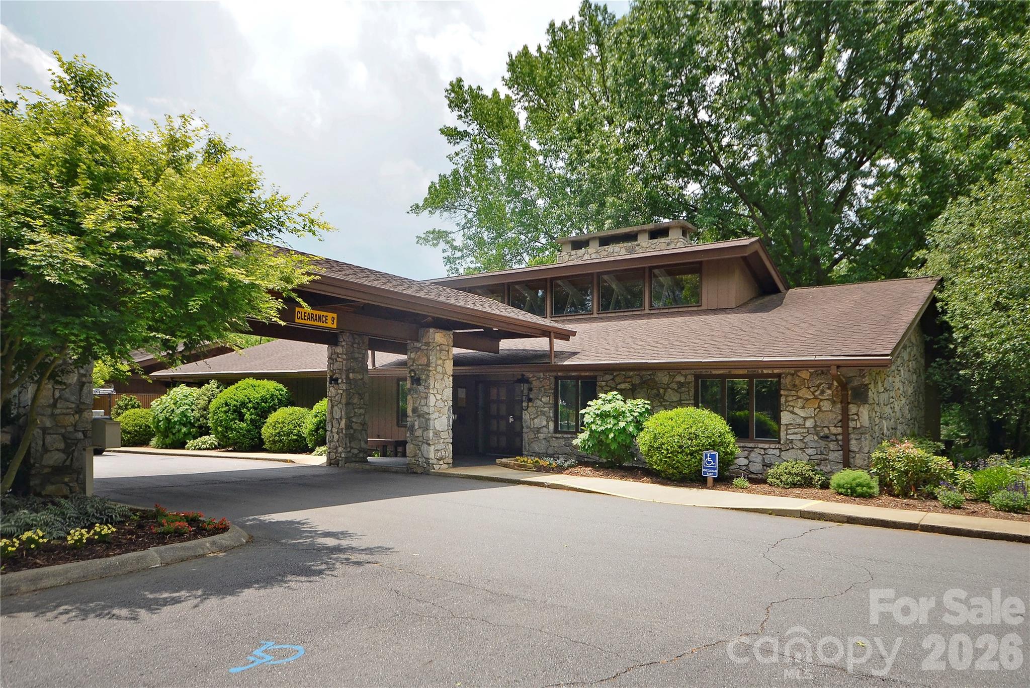 434 Crowfields Drive Property Photo 28
