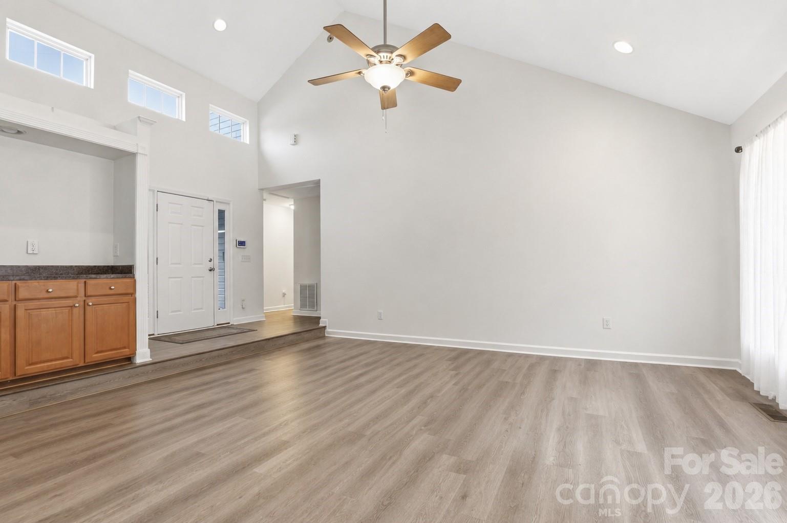 1689 Willowbrook Drive Property Photo 2