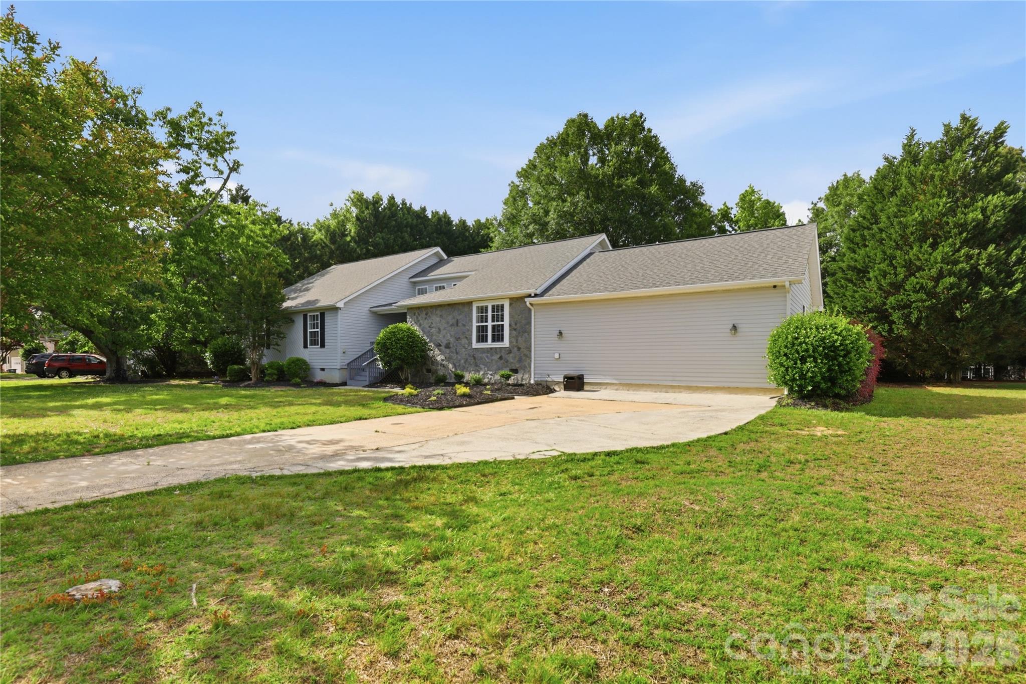 1689 Willowbrook Drive Property Photo 4