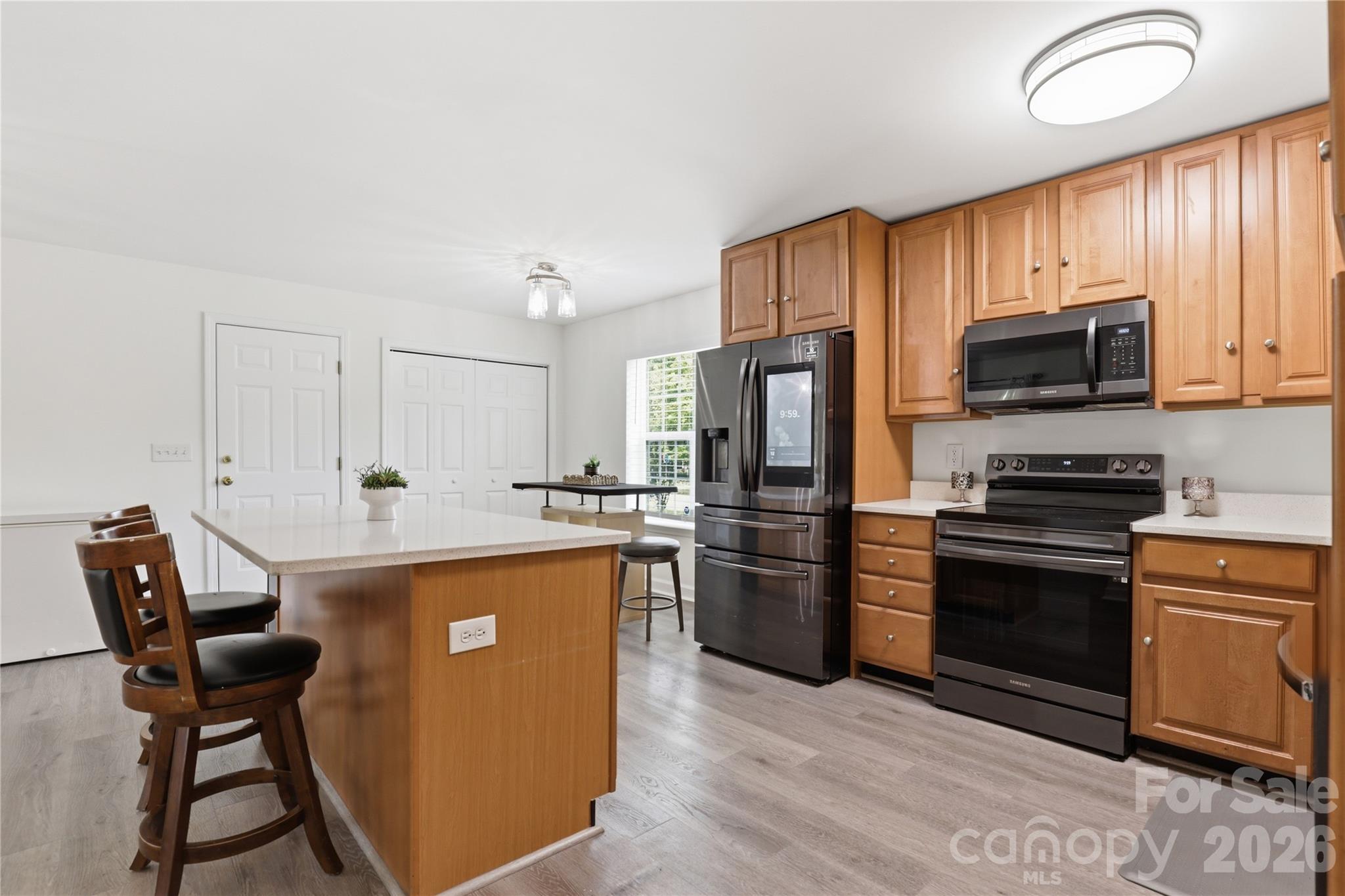 1689 Willowbrook Drive Property Photo 6