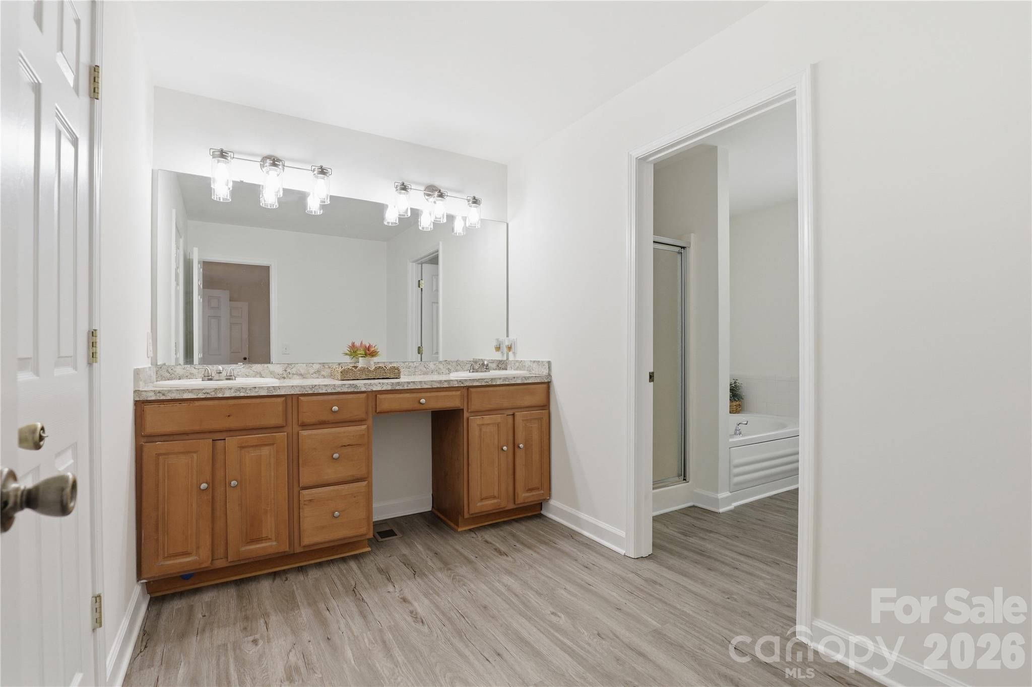 1689 Willowbrook Drive Property Photo 14