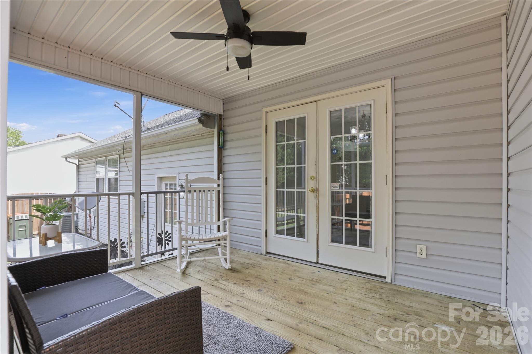 1689 Willowbrook Drive Property Photo 27