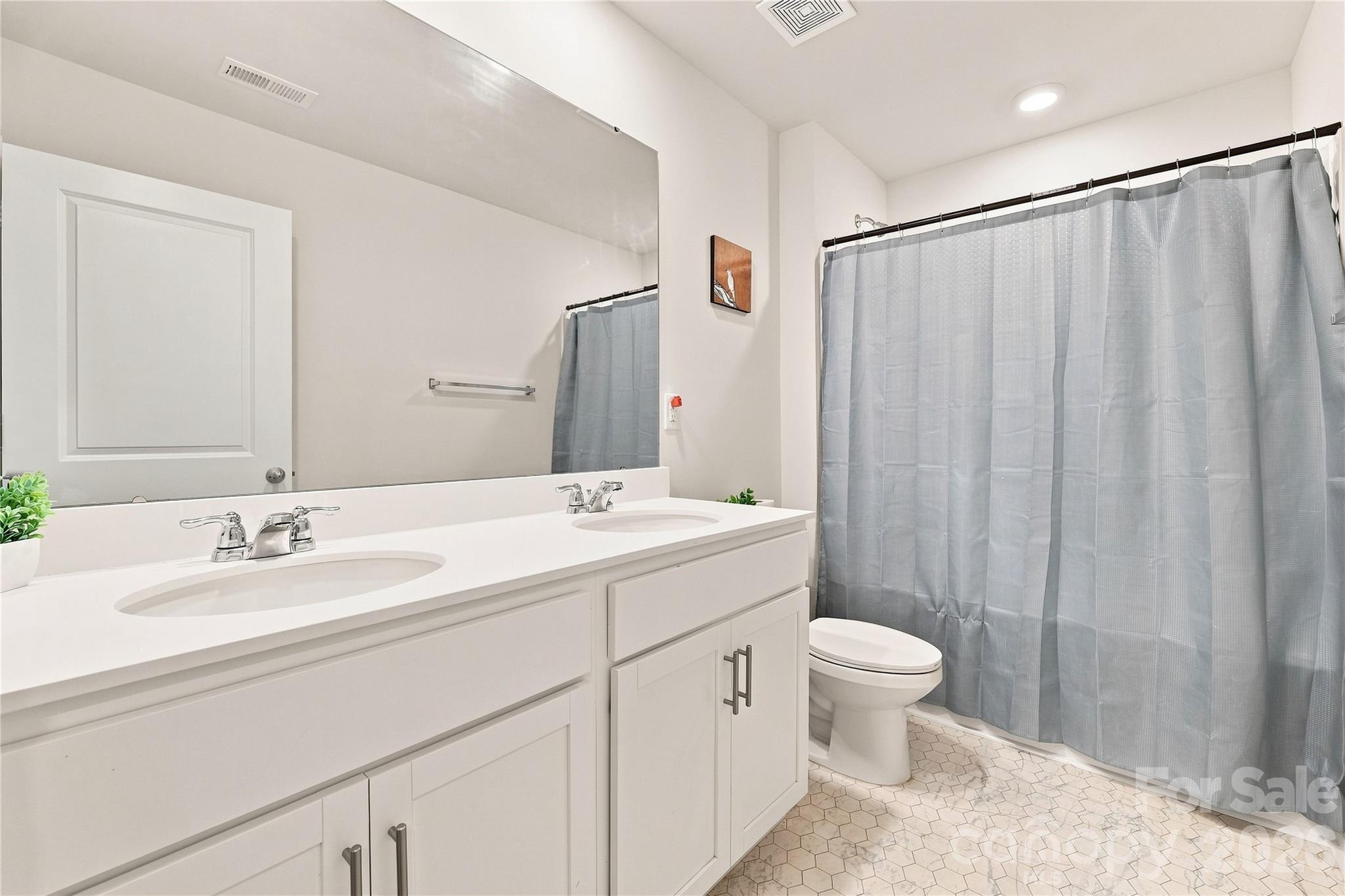 118 N Hill Lane Property Photo 26