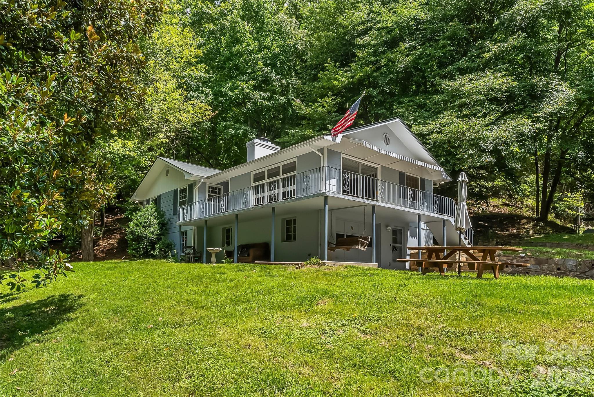 98 Limberlost Drive Property Photo 1