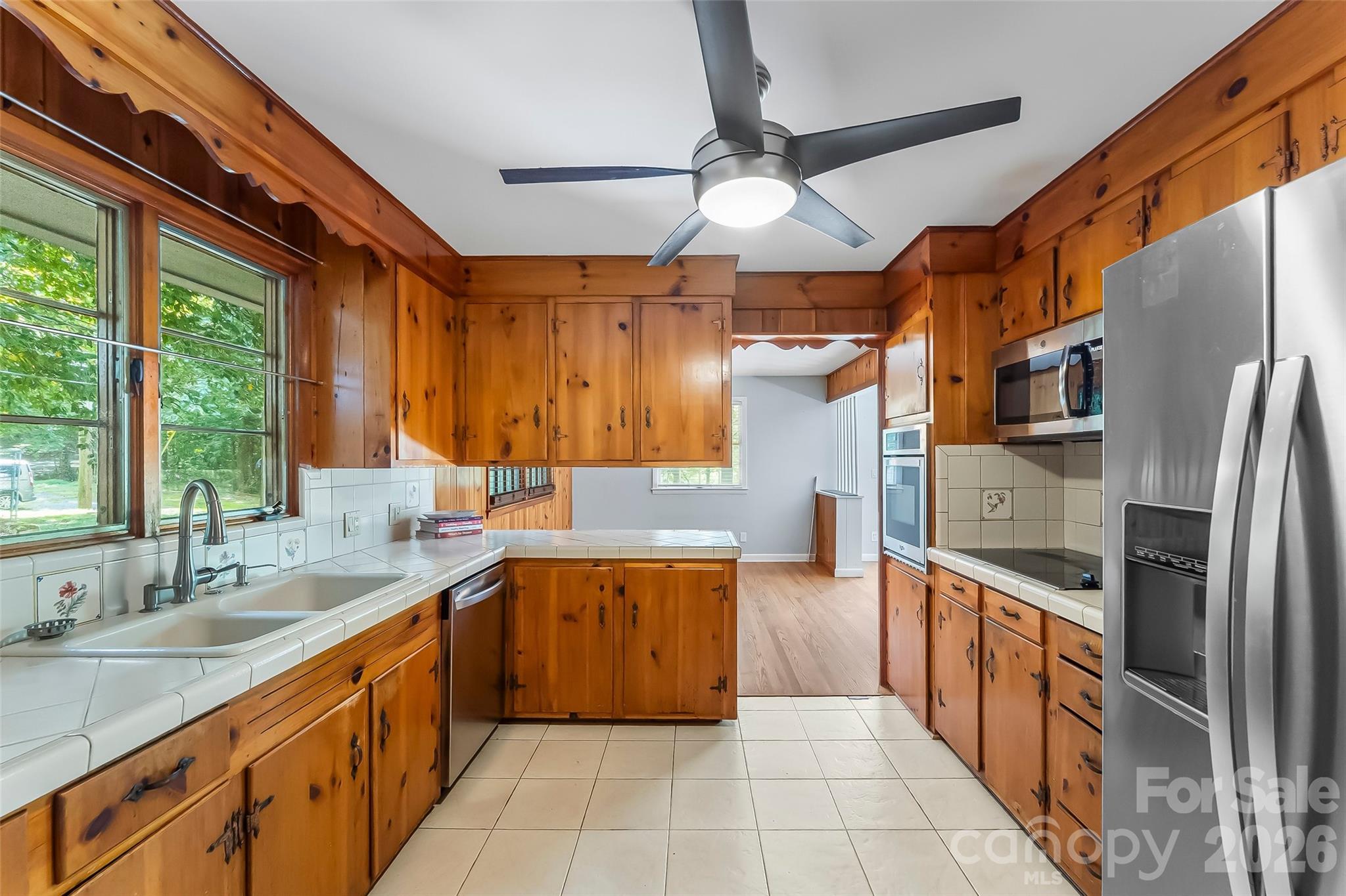98 Limberlost Drive Property Photo 3