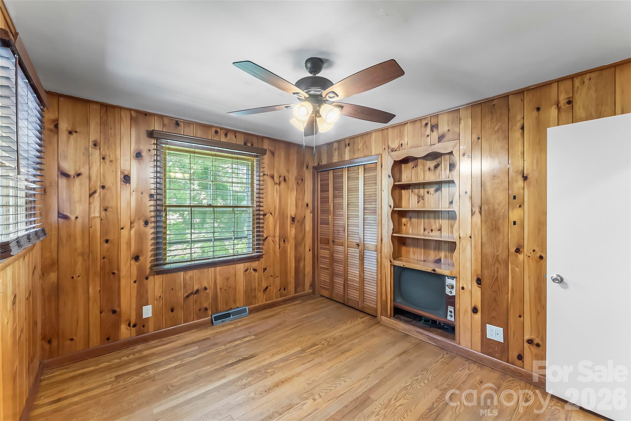 98 Limberlost Drive Property Photo 11
