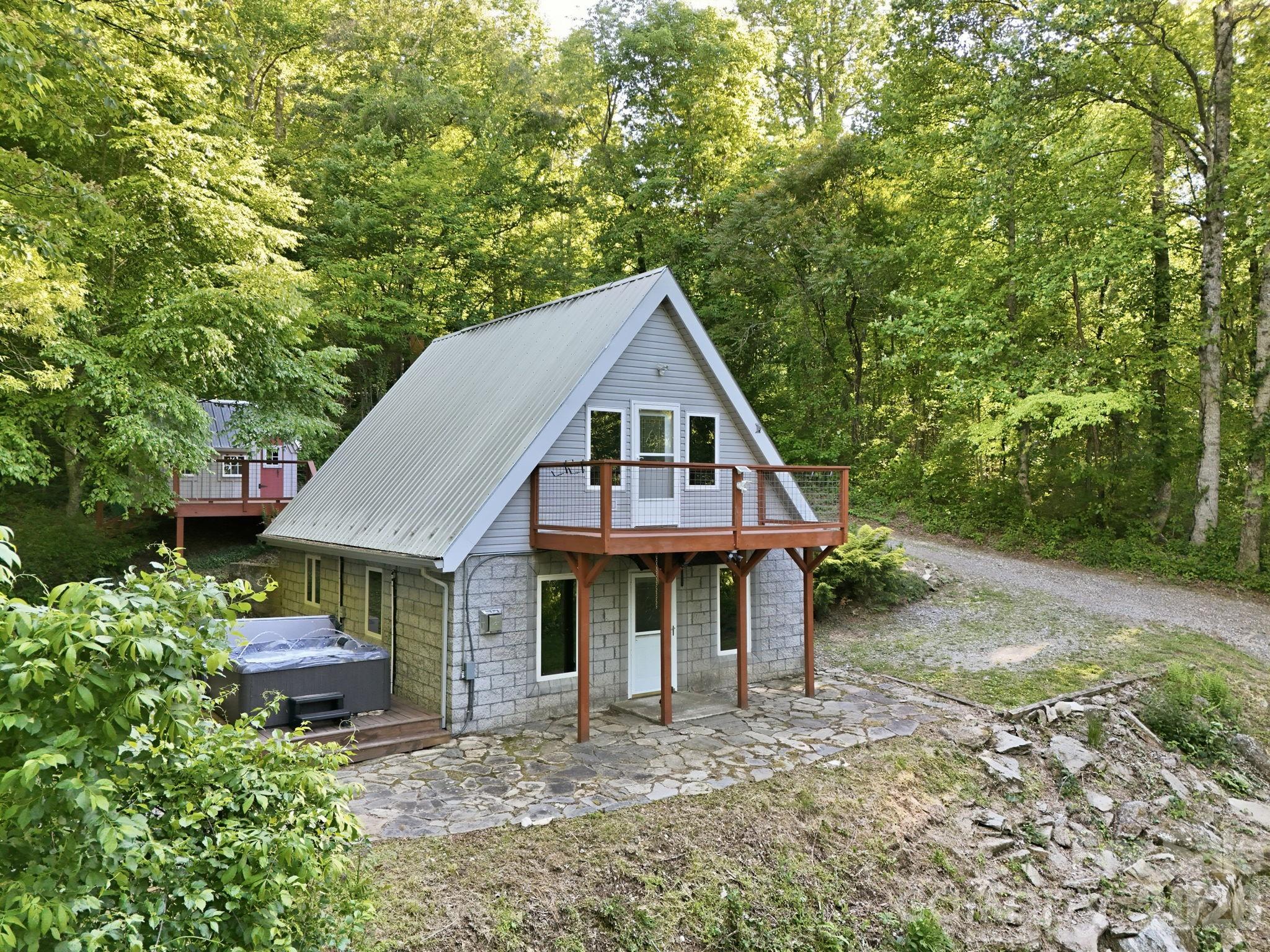 98 Sparkling Springs Road Property Photo 2
