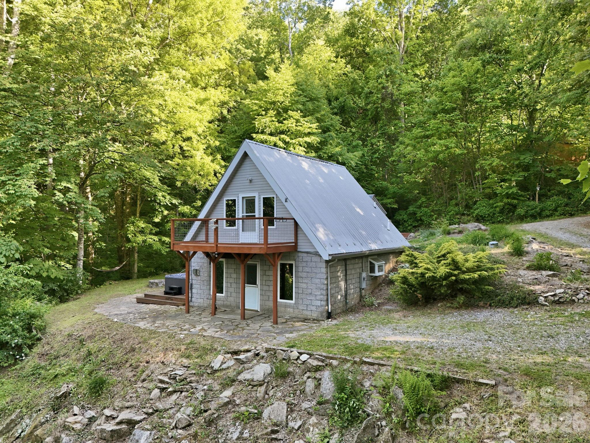 98 Sparkling Springs Road Property Photo 3