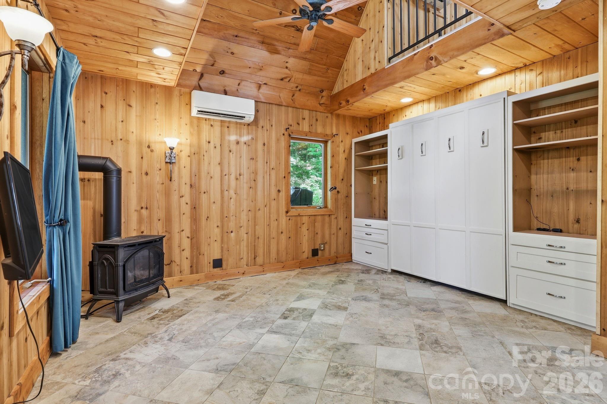 98 Sparkling Springs Road Property Photo 6