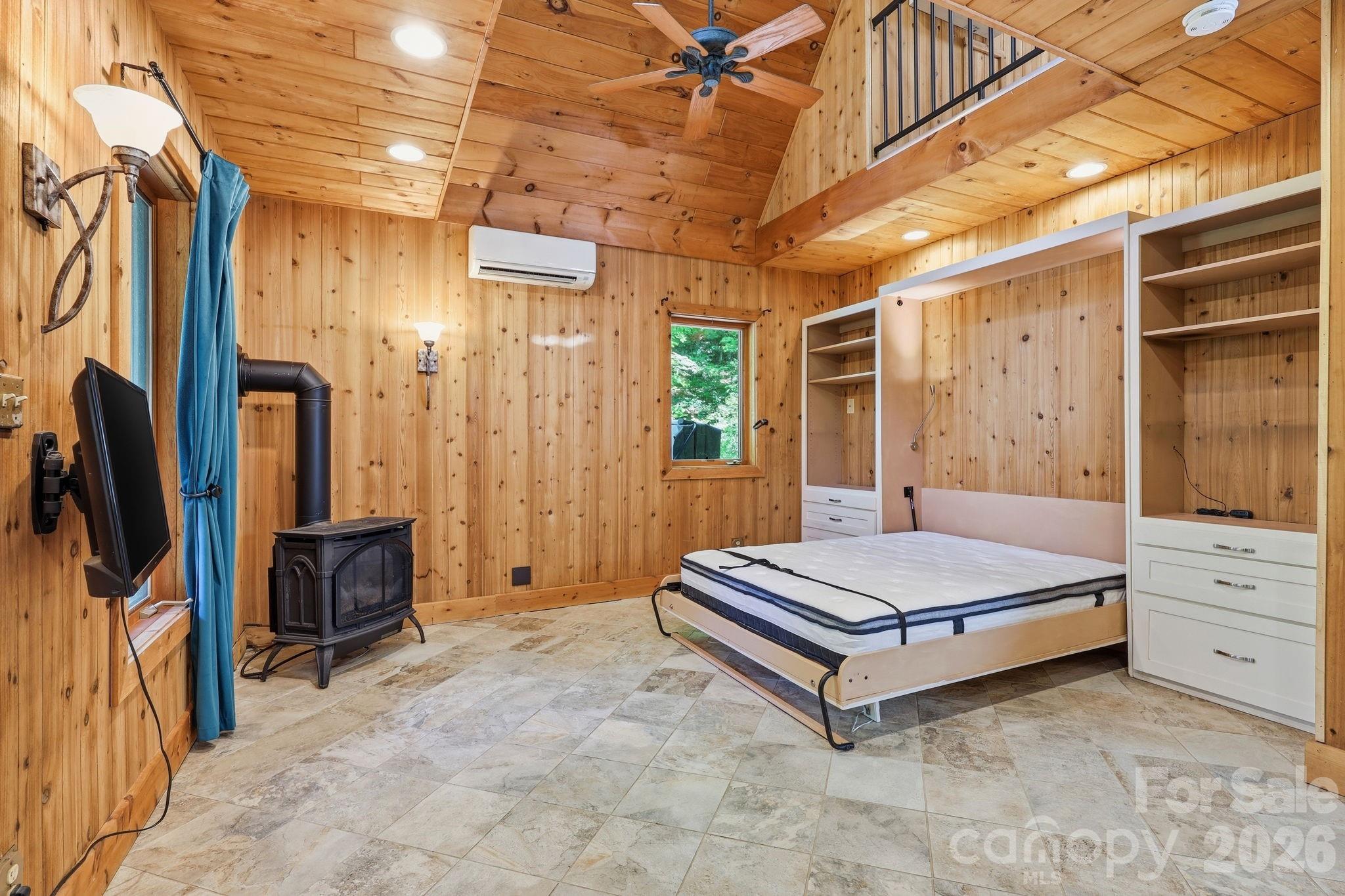 98 Sparkling Springs Road Property Photo 8