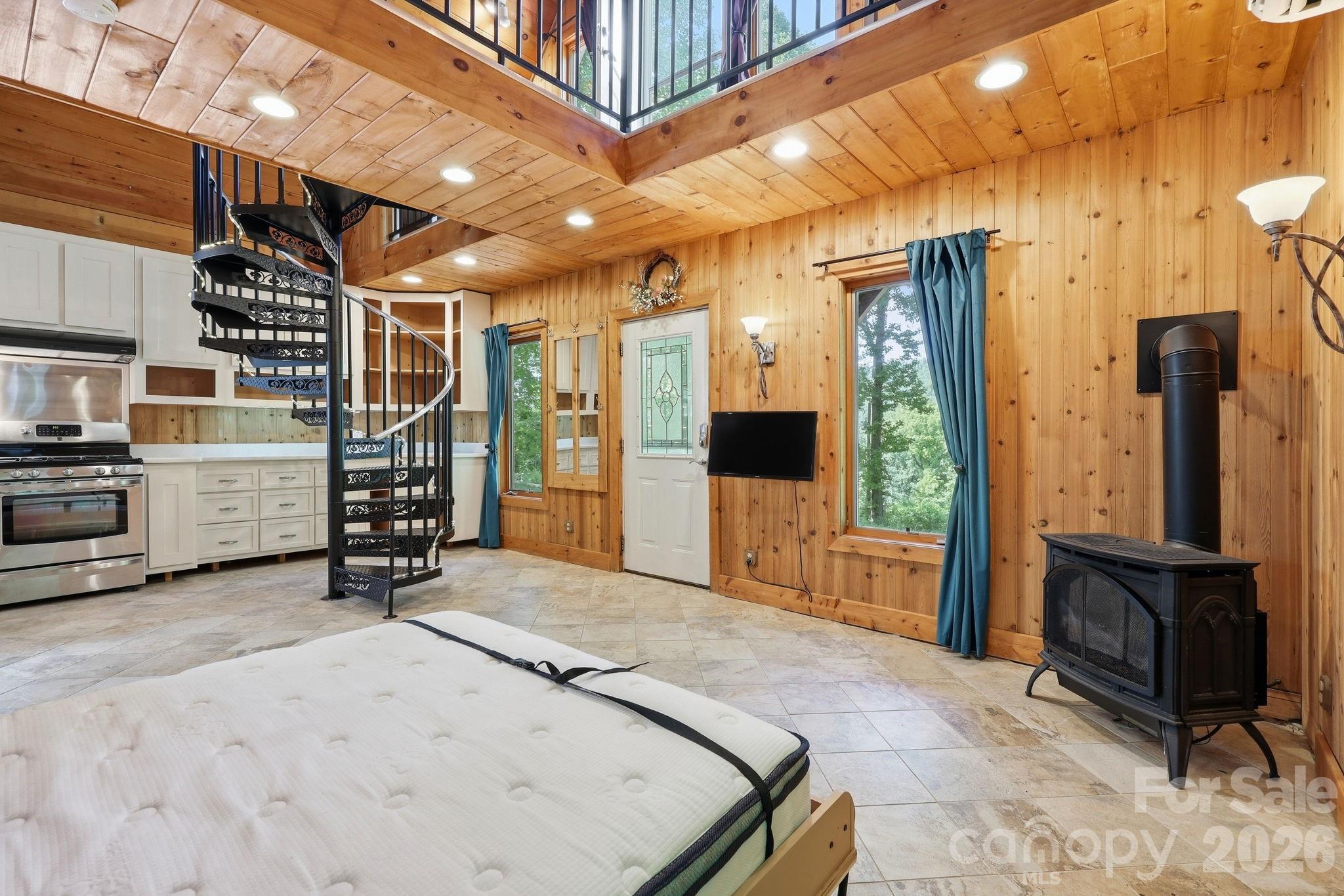 98 Sparkling Springs Road Property Photo 9