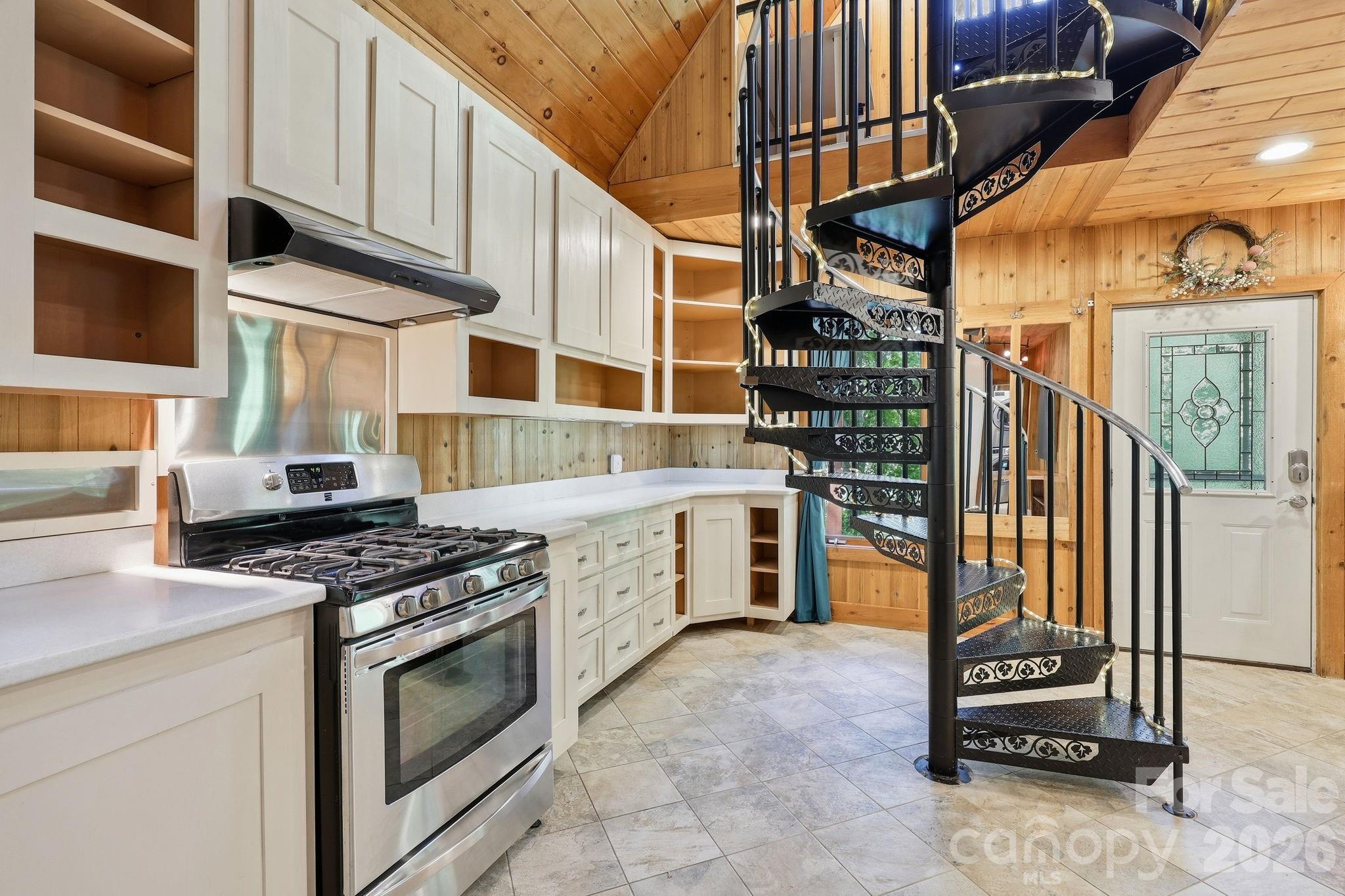 98 Sparkling Springs Road Property Photo 10