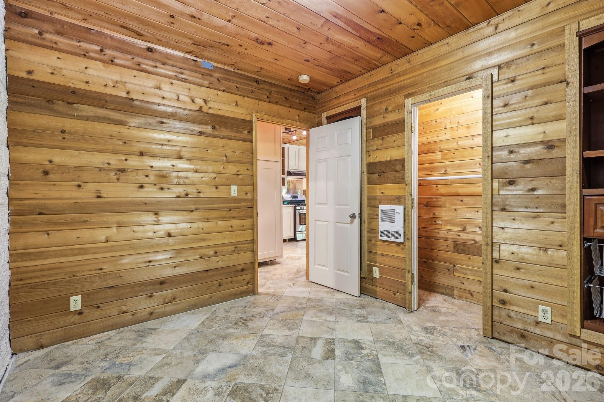 98 Sparkling Springs Road Property Photo 16