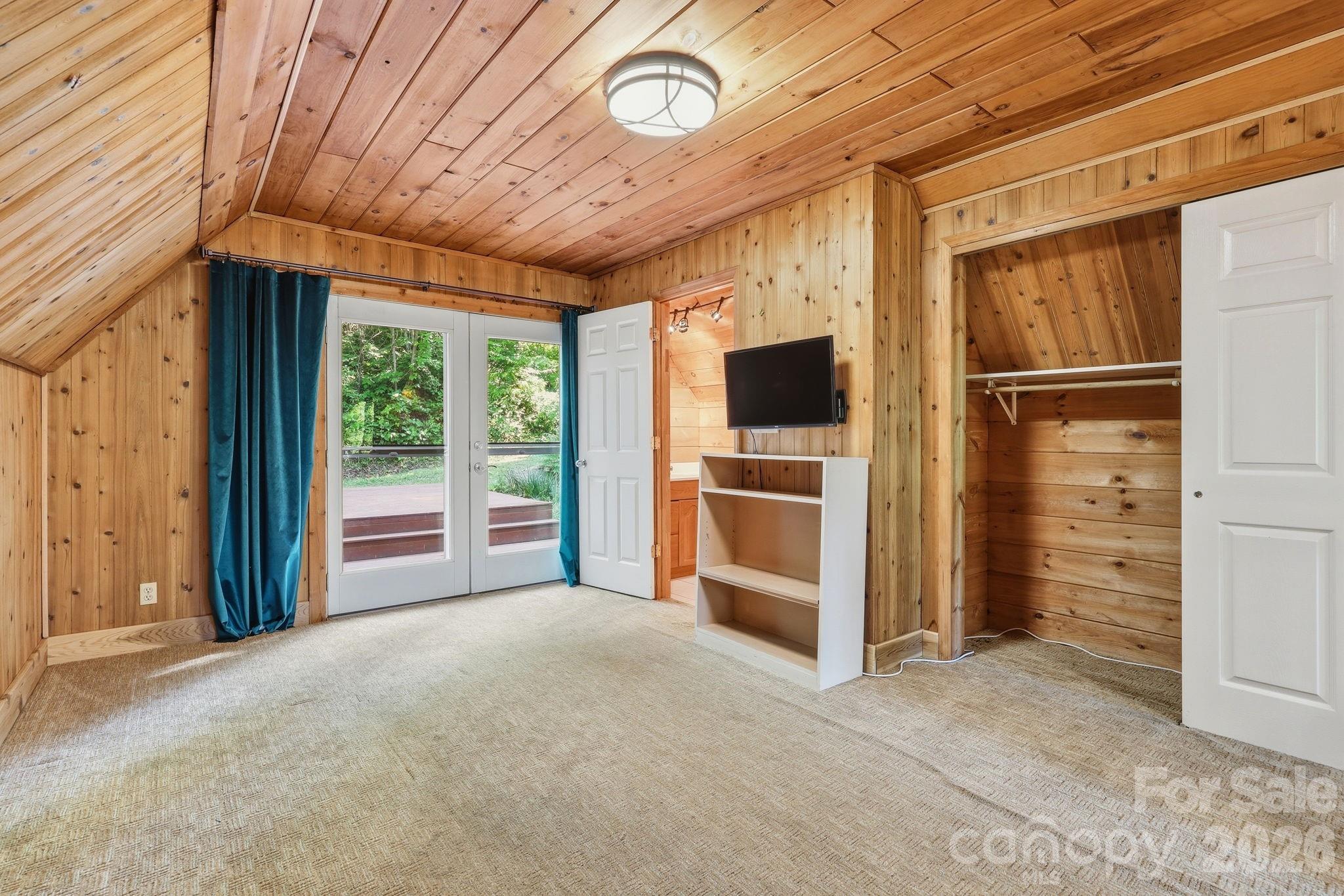 98 Sparkling Springs Road Property Photo 28