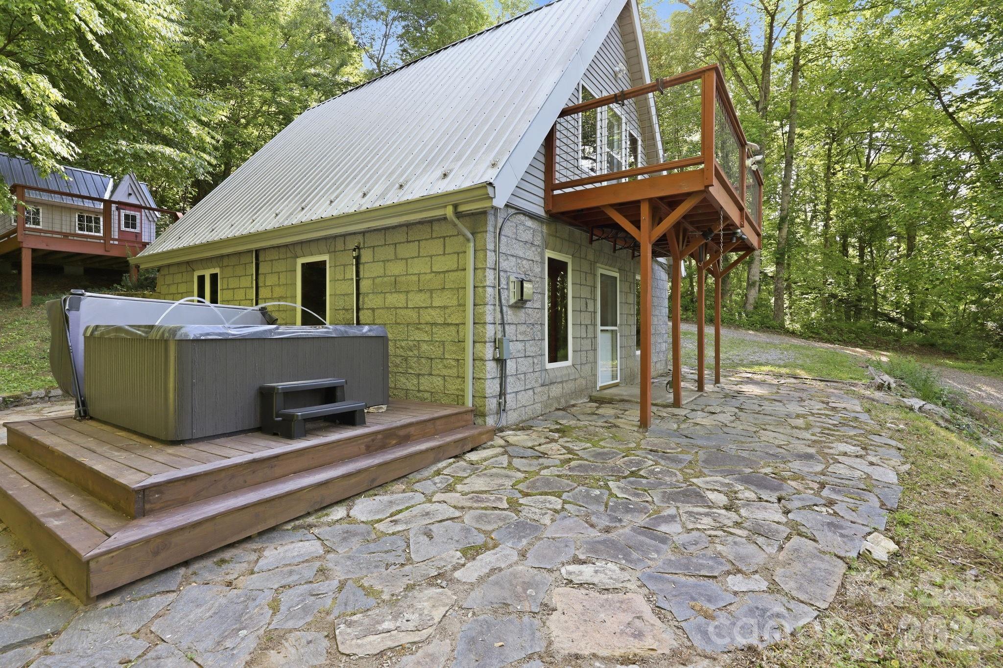 98 Sparkling Springs Road Property Photo 33