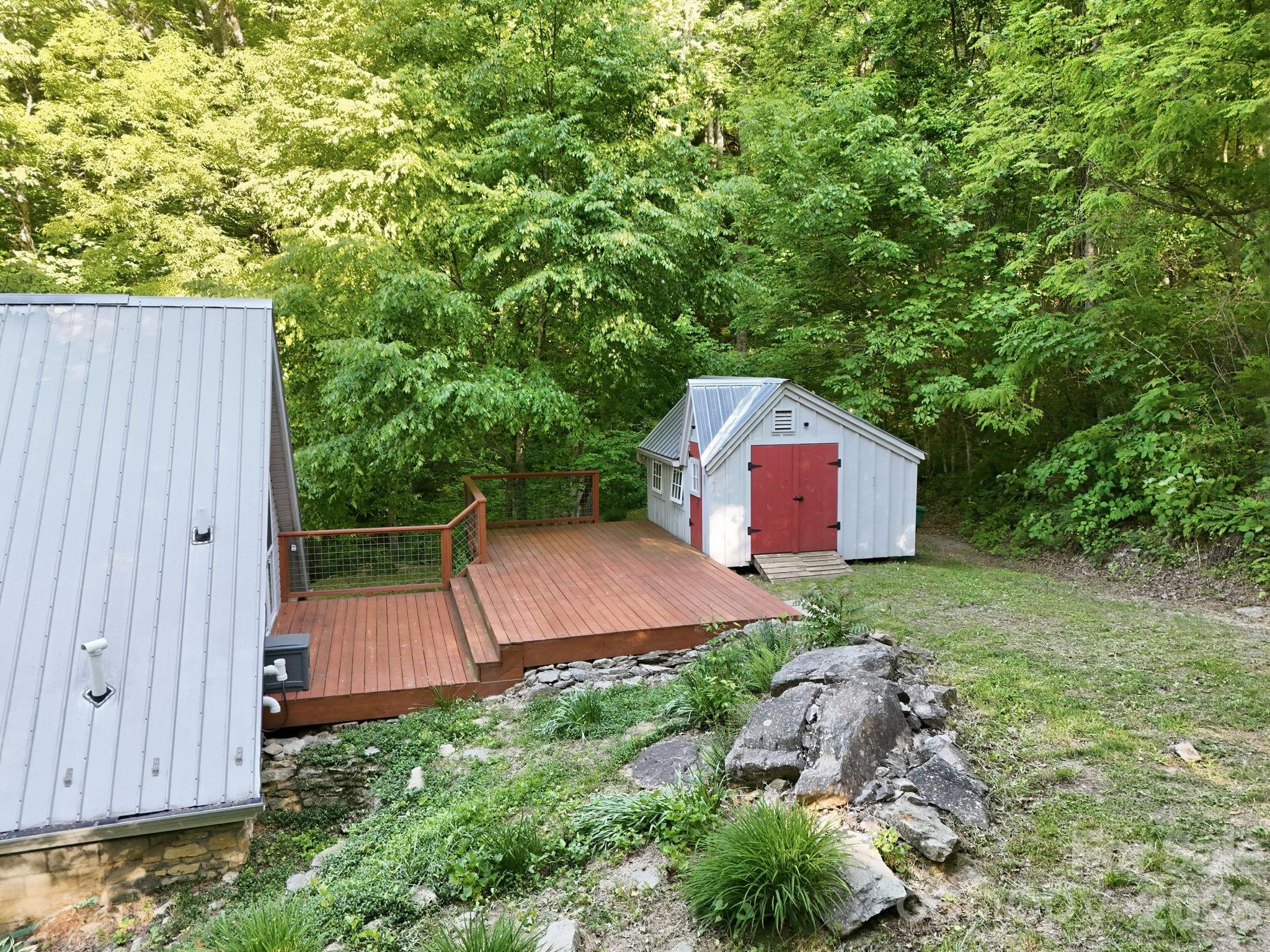 98 Sparkling Springs Road Property Photo 34