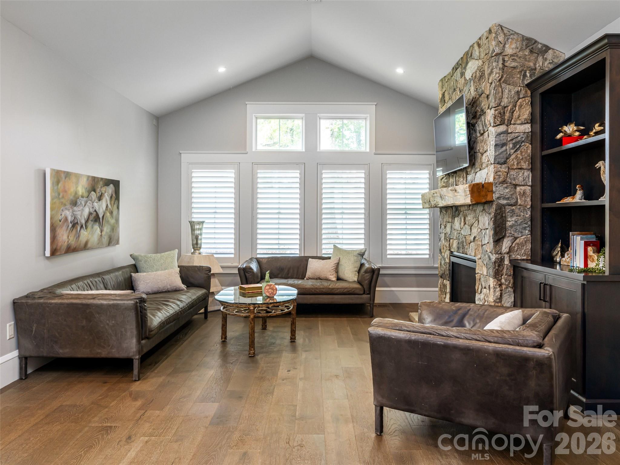 10 Starwood Valley Trail Property Photo 8