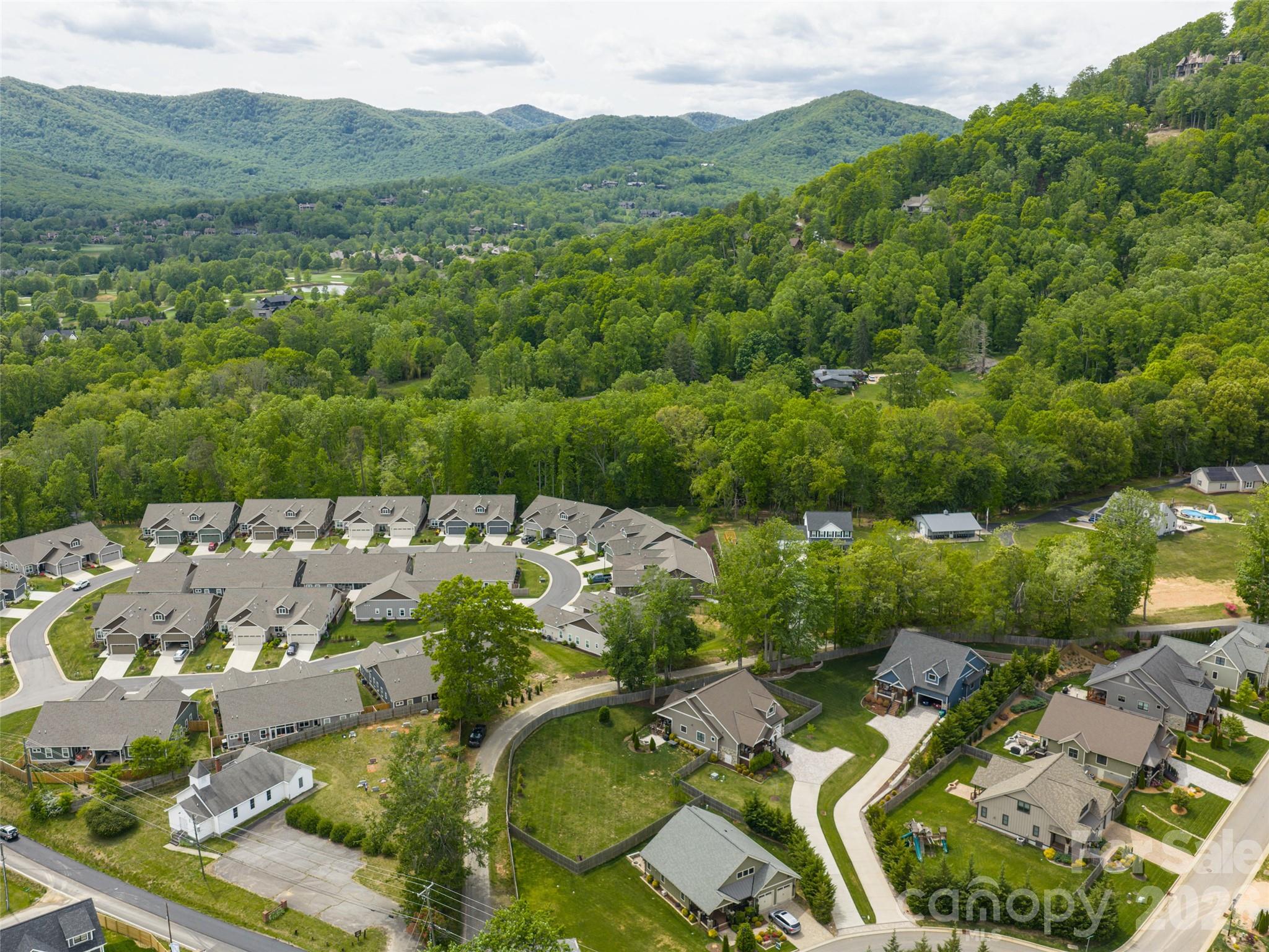 10 Starwood Valley Trail Property Photo 45