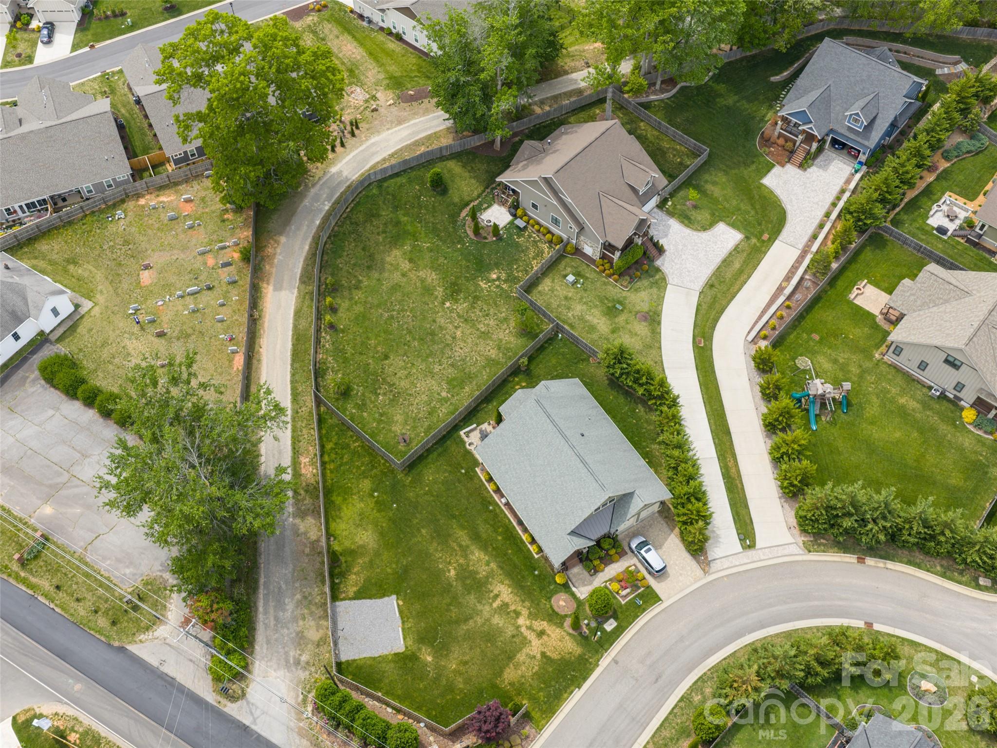 10 Starwood Valley Trail Property Photo 46