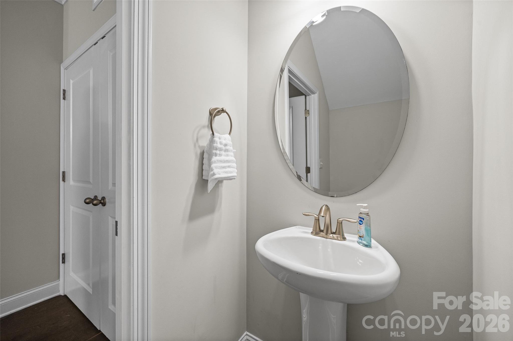 979 Pennington Drive Property Photo 18