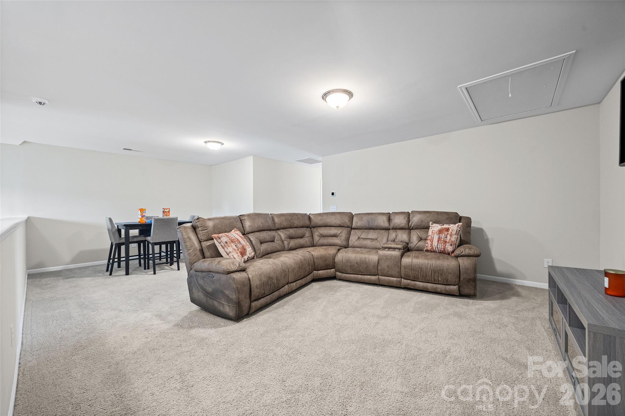 979 Pennington Drive Property Photo 20