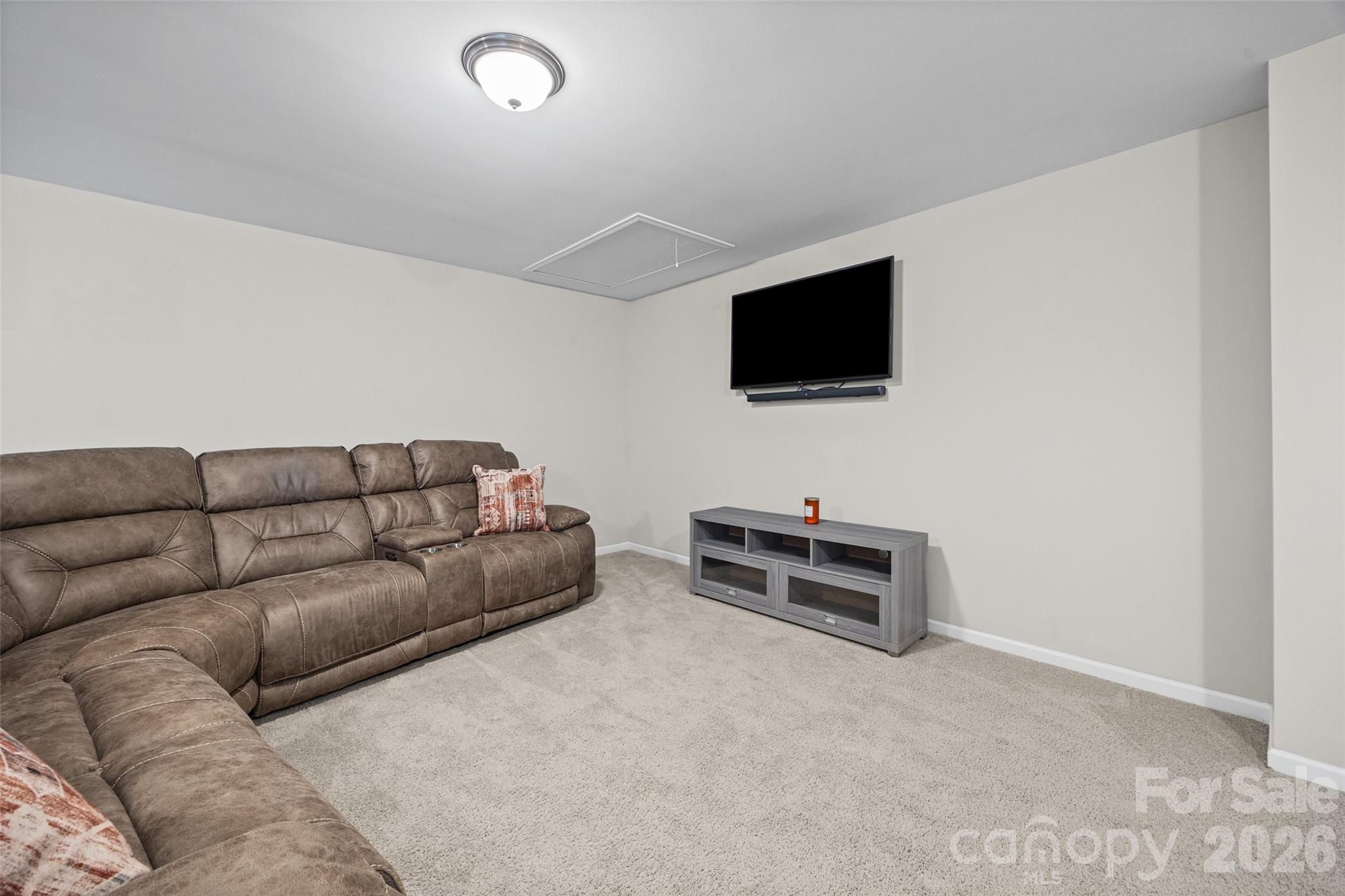 979 Pennington Drive Property Photo 21
