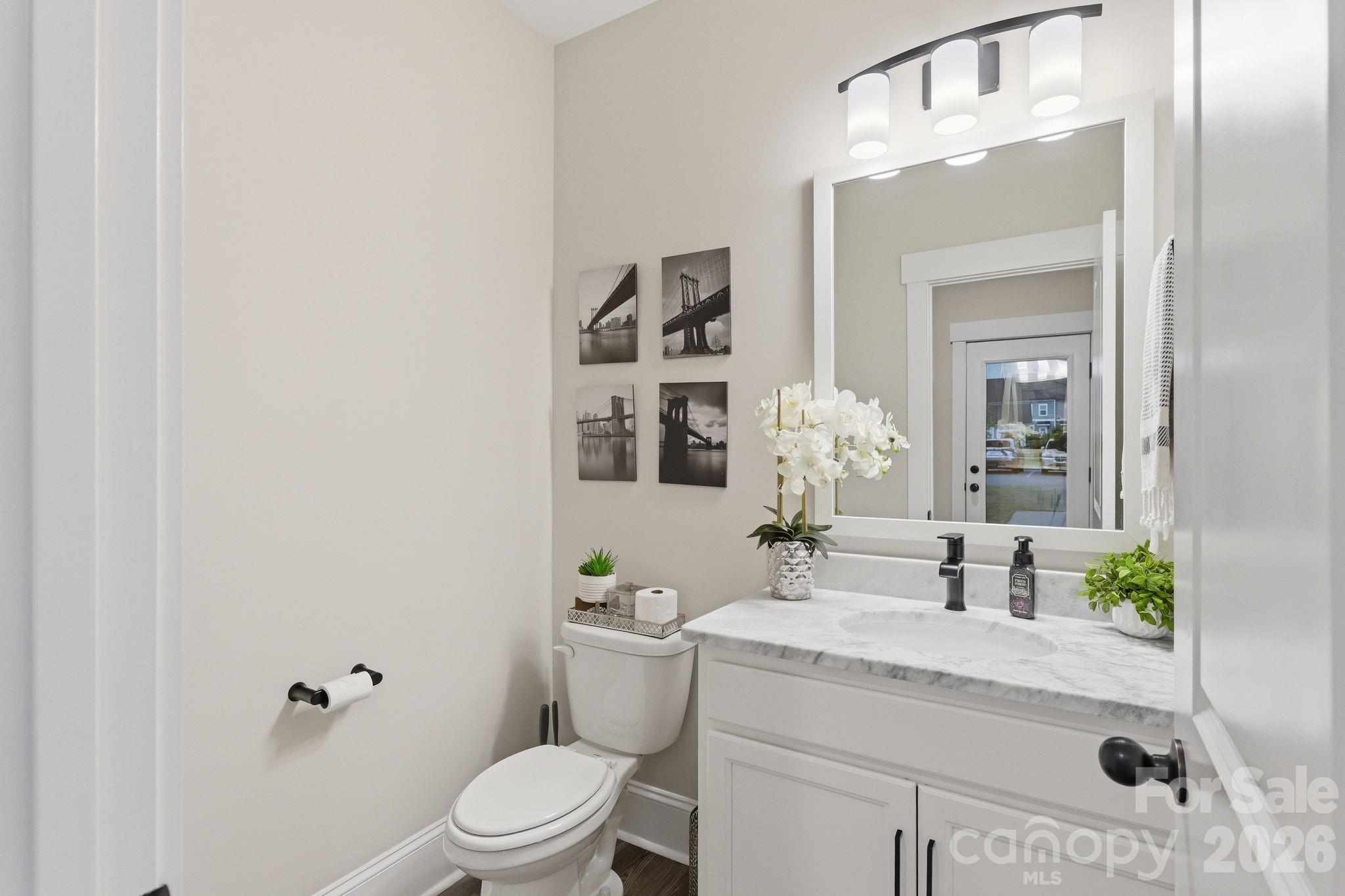 729 Veloway Drive Property Photo 12