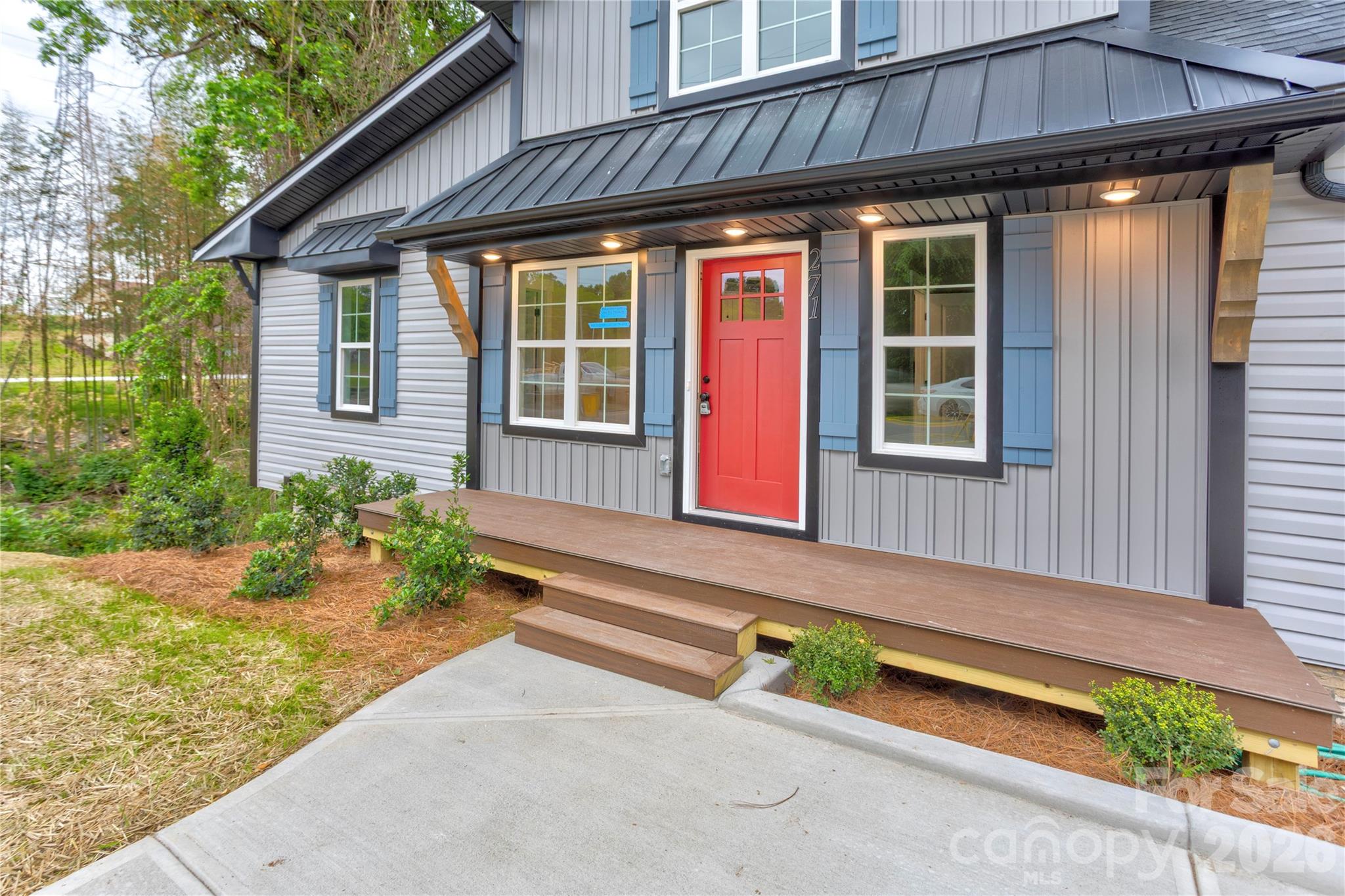 271 Stewart Street Property Photo 2
