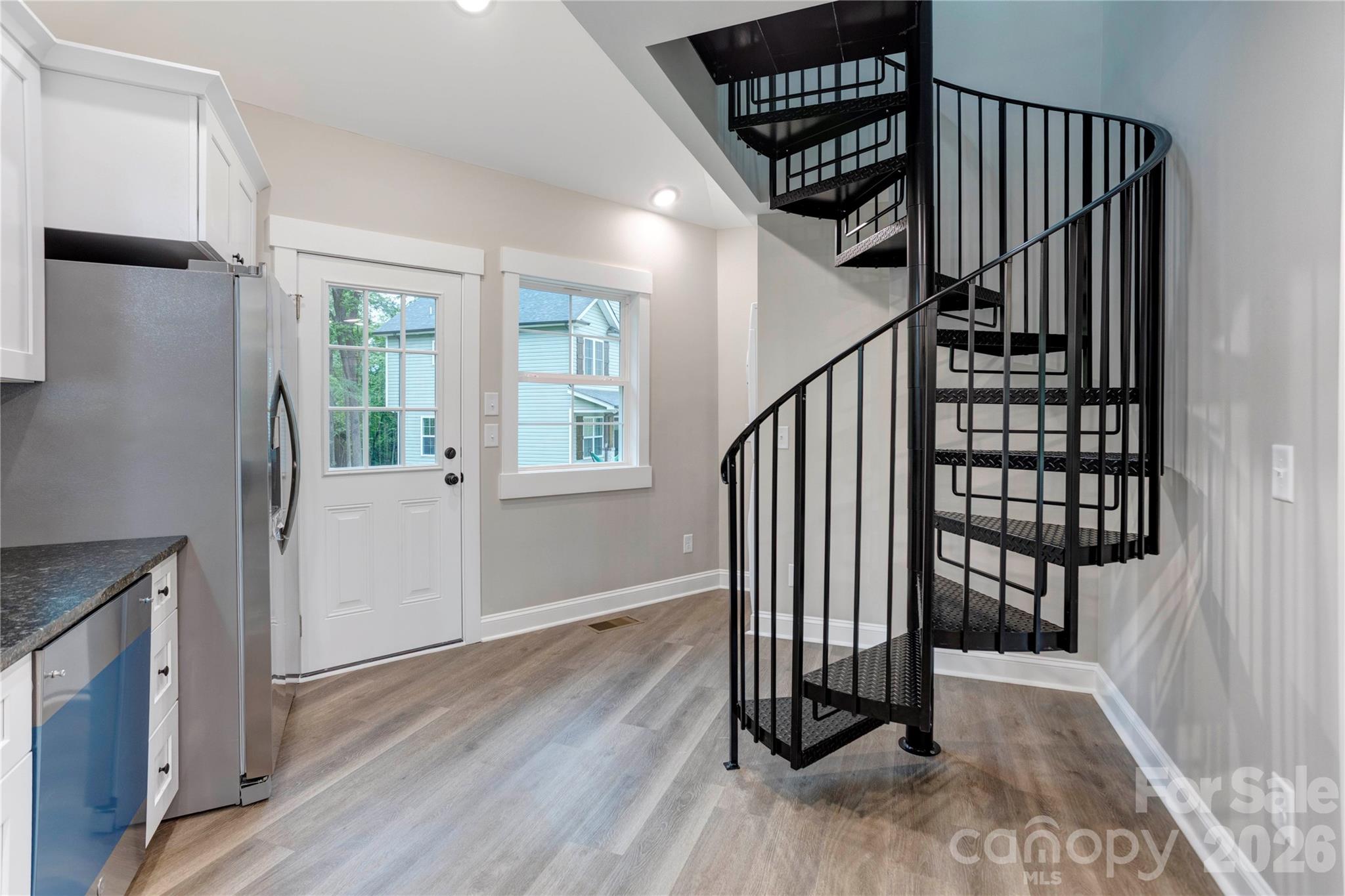 271 Stewart Street Property Photo 6