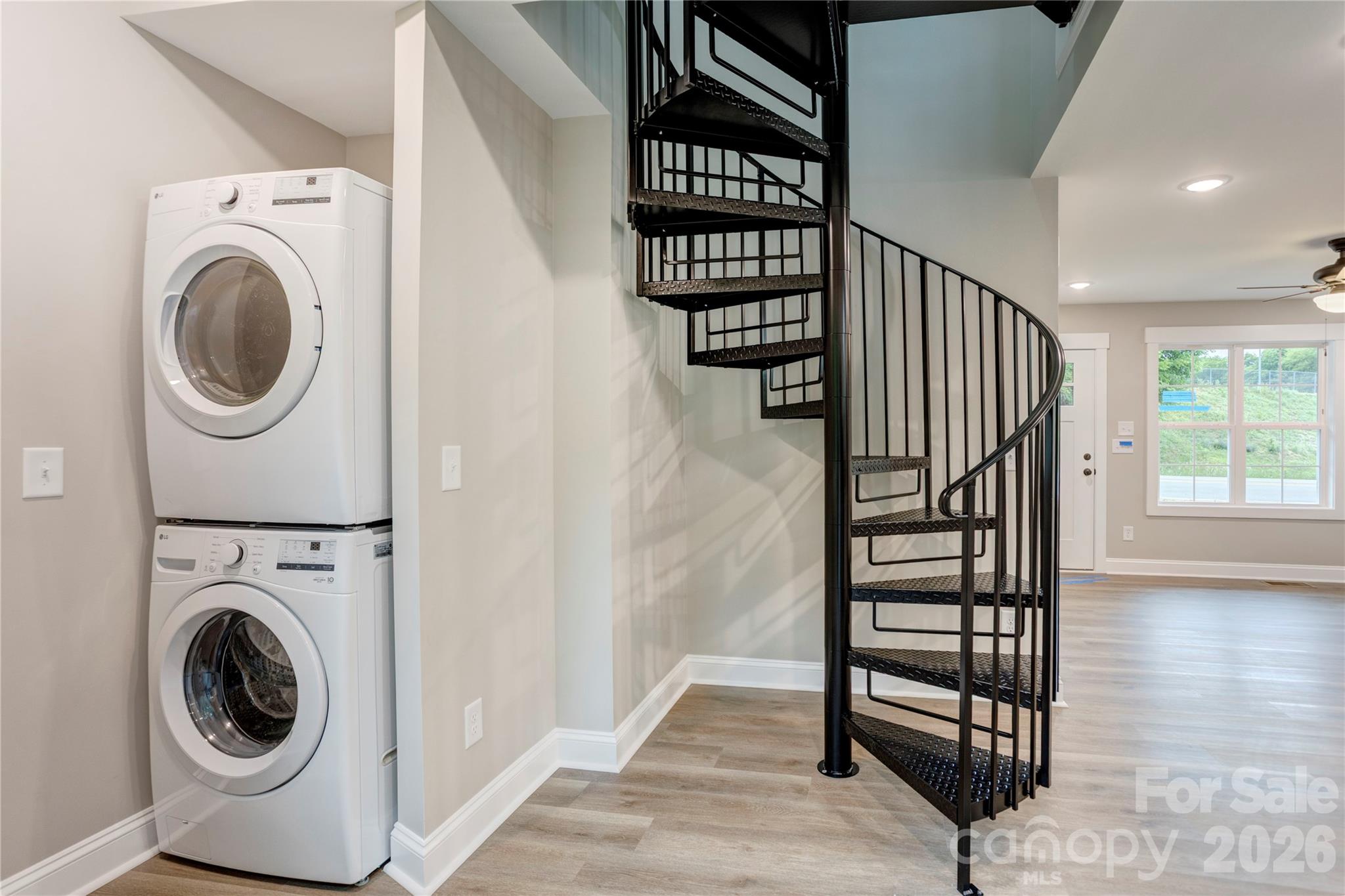 271 Stewart Street Property Photo 9