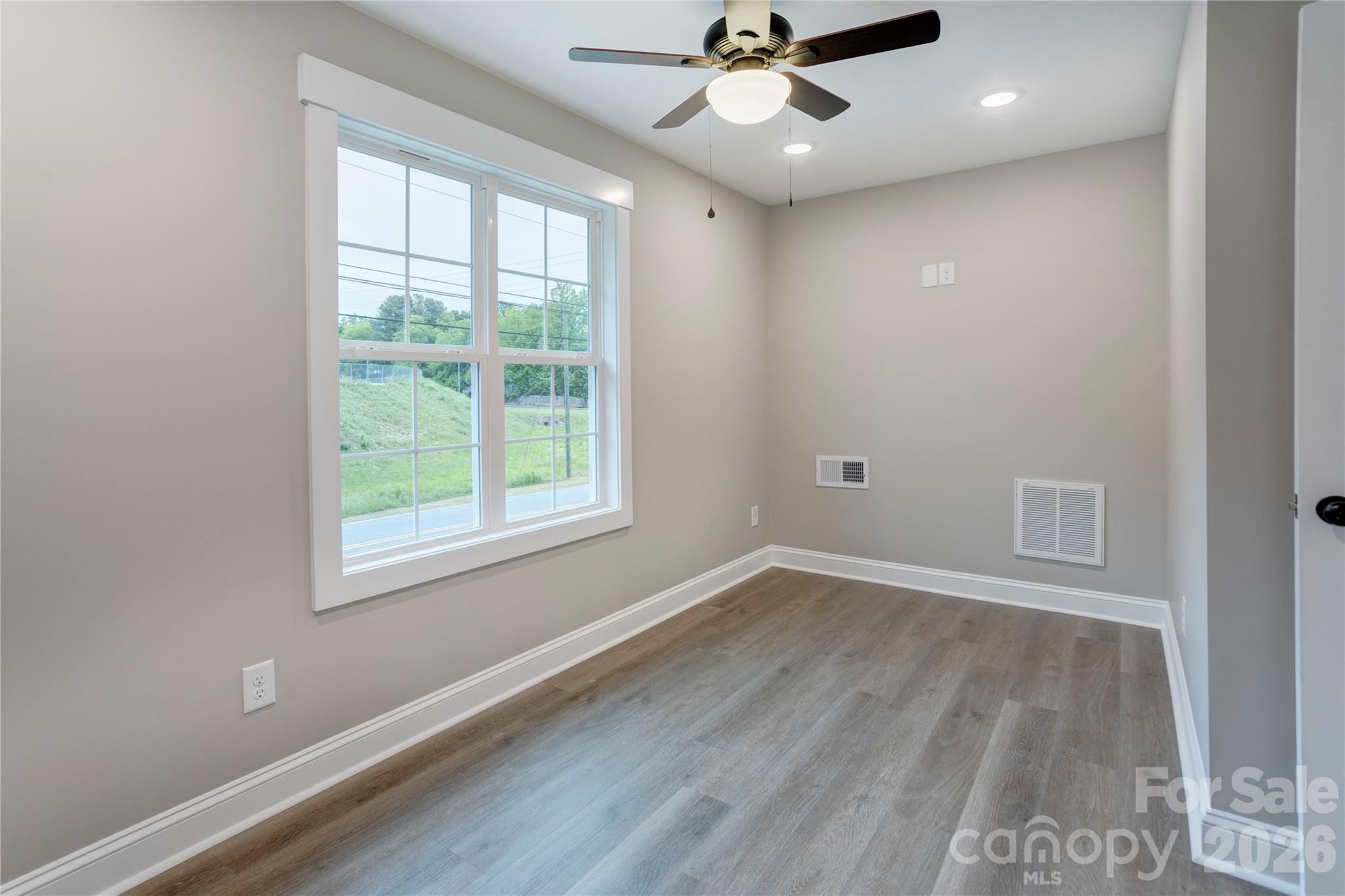 271 Stewart Street Property Photo 15