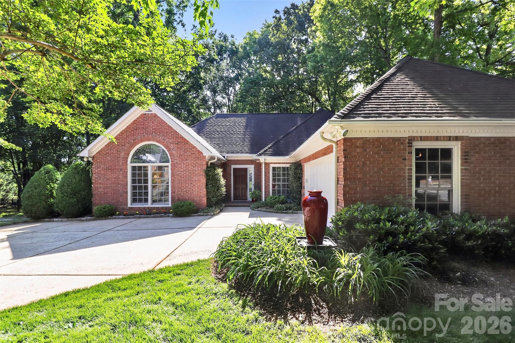 8902 Taunton Drive Property Photo 1