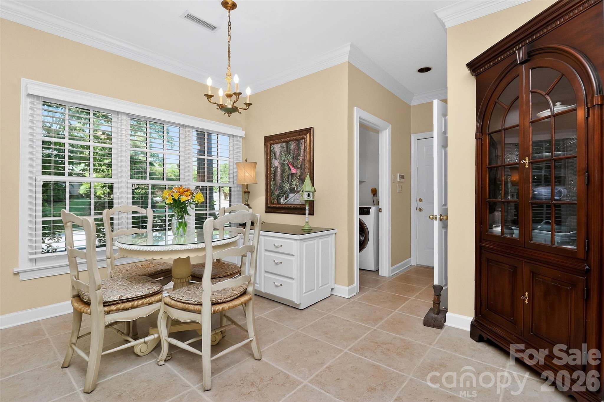 8902 Taunton Drive Property Photo 12