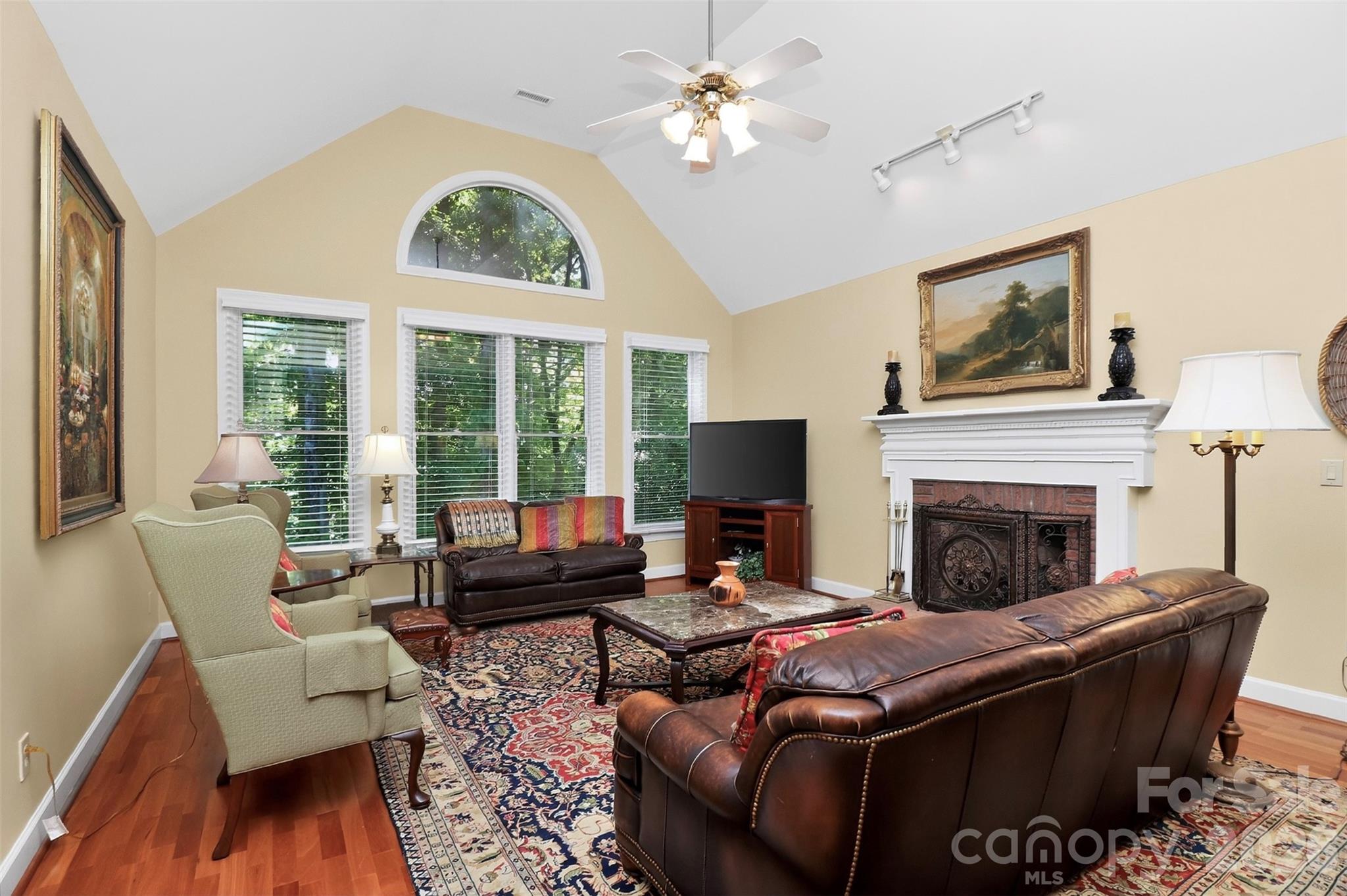 8902 Taunton Drive Property Photo 14