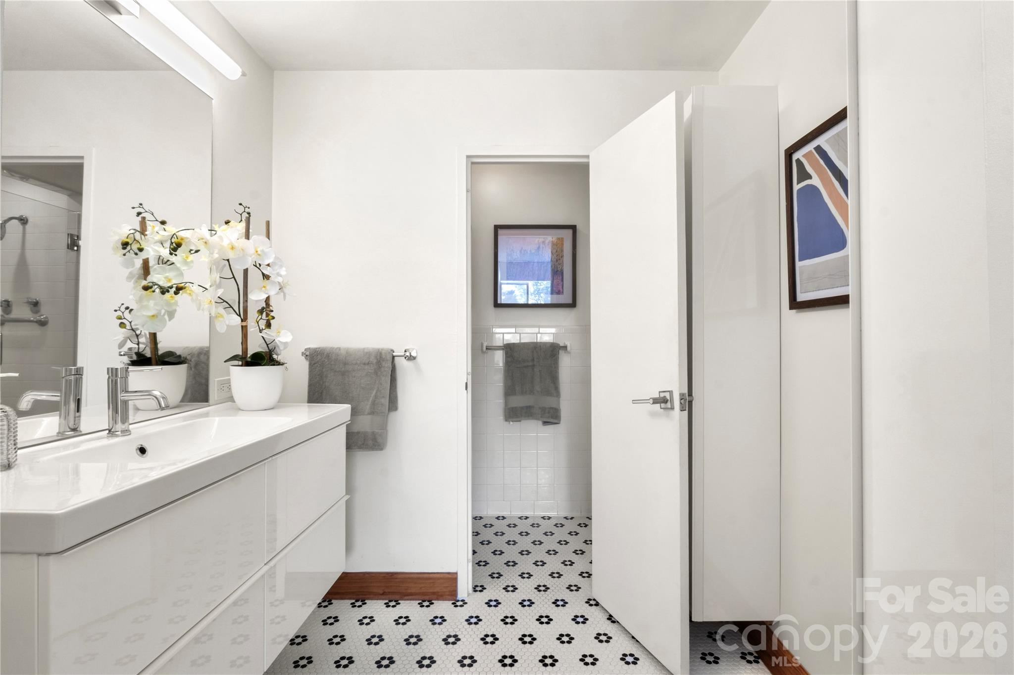 1300 Queens Road 309 Property Photo 15