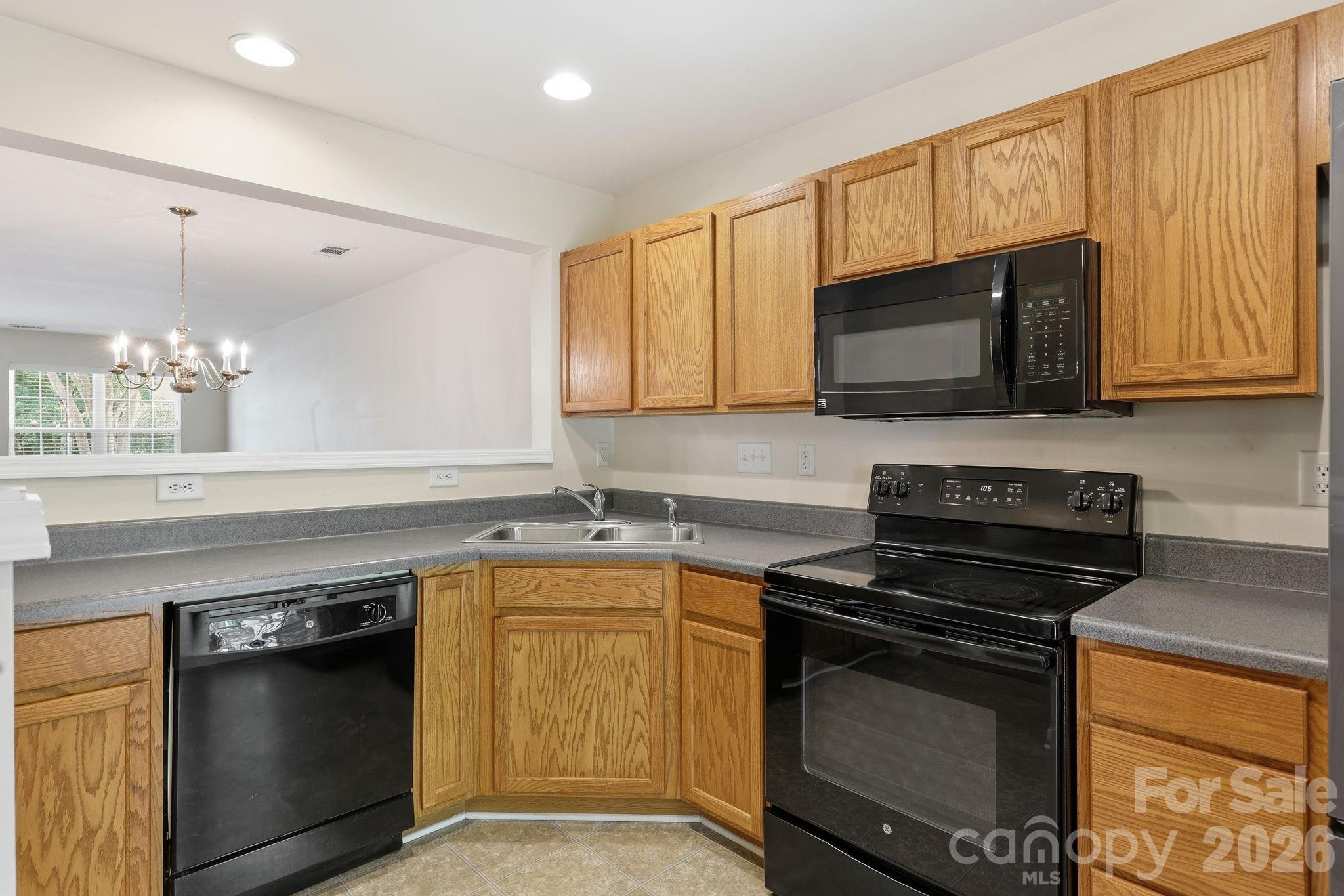 2548 Brackley Place Property Photo 4