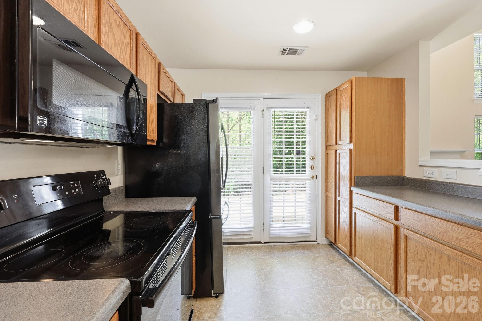 2548 Brackley Place Property Photo 8