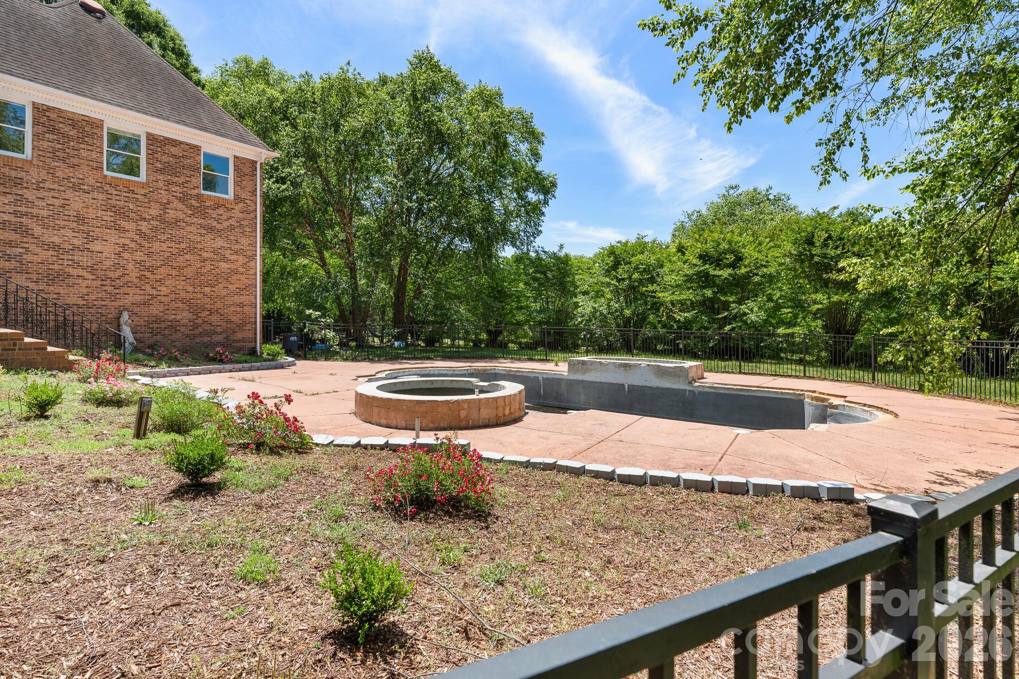 431 Walden Trail Property Photo 44