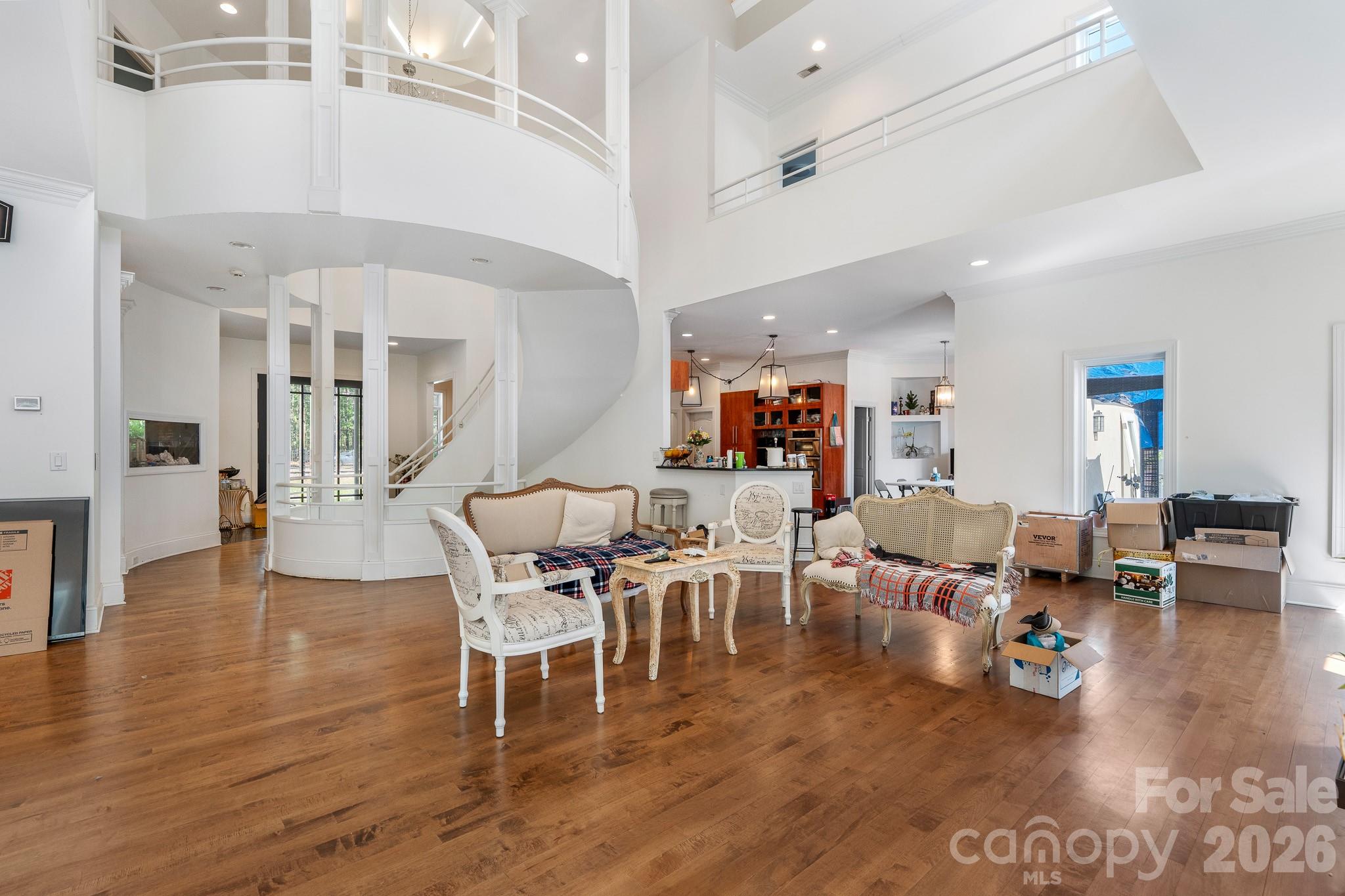 720 Ennis Road Property Photo 8
