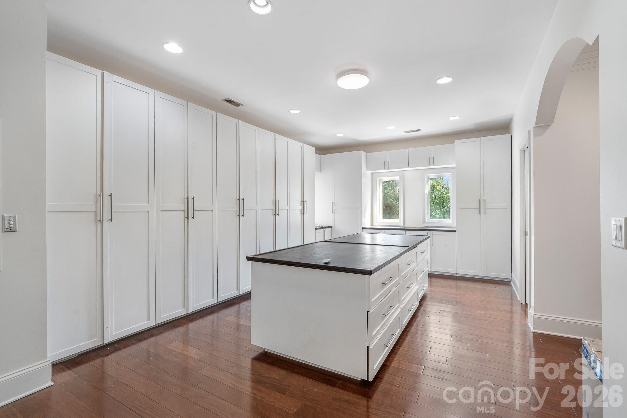 720 Ennis Road Property Photo 29